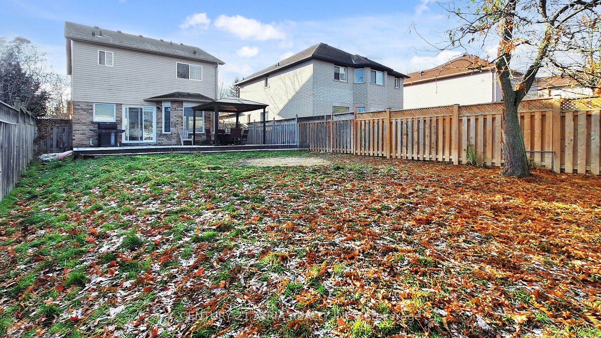 1166 Oriole Crescent Property Photo 7