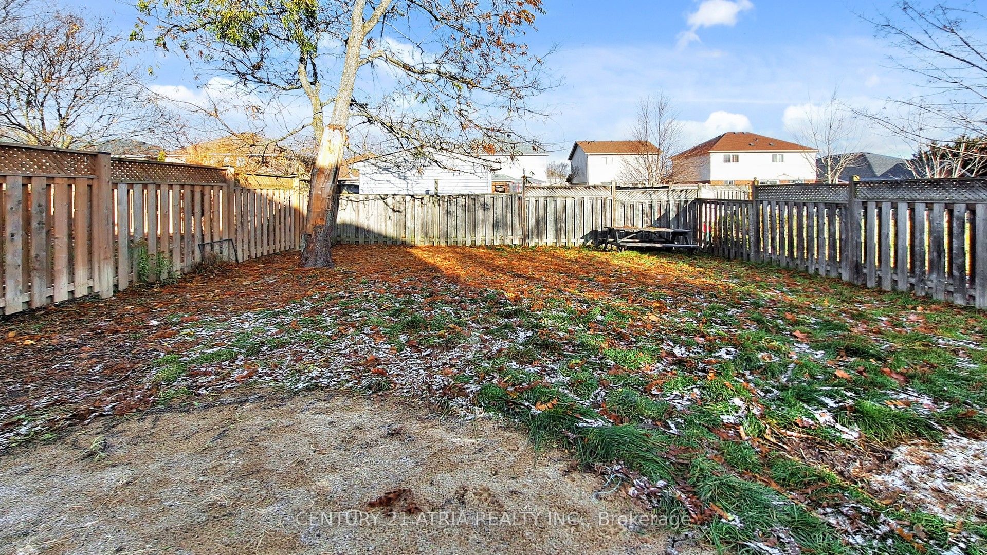 1166 Oriole Crescent Property Photo 8