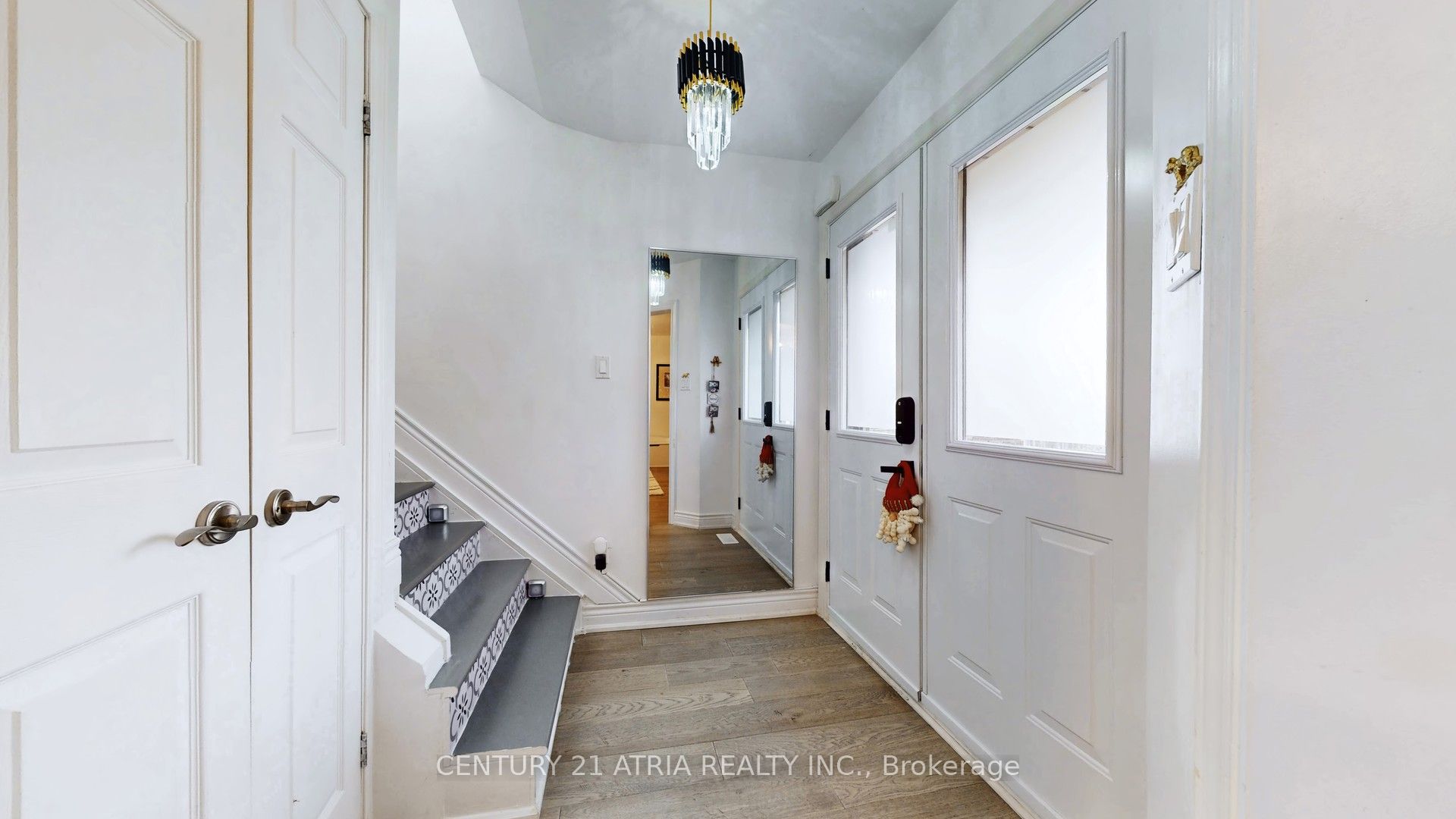 1166 Oriole Crescent Property Photo 25