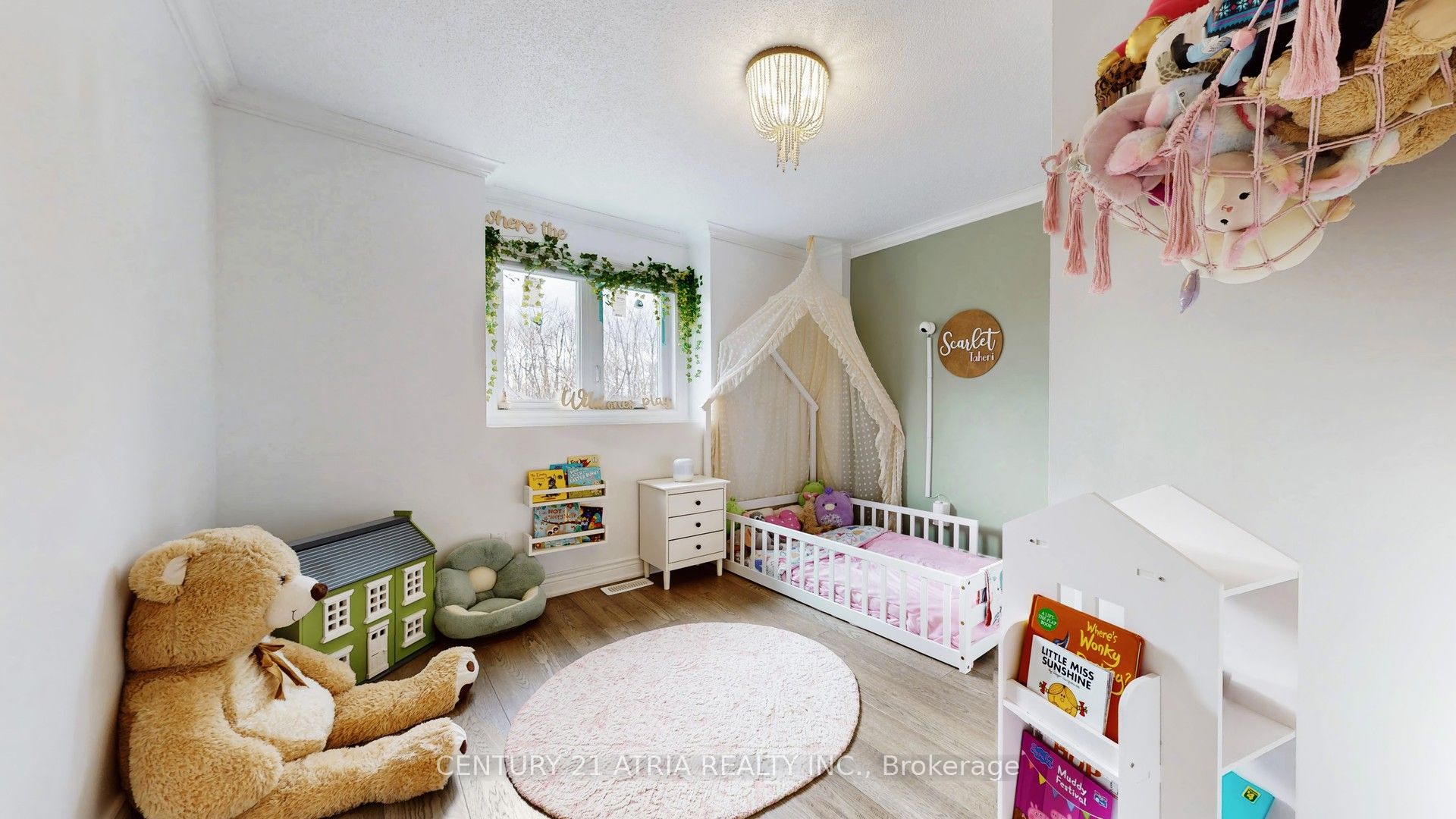 1166 Oriole Crescent Property Photo 32
