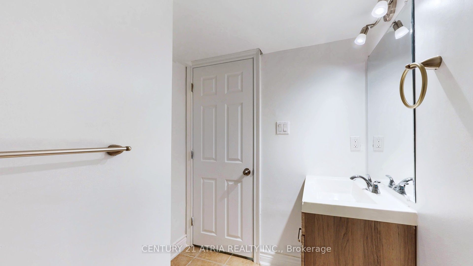 1166 Oriole Crescent Property Photo 40