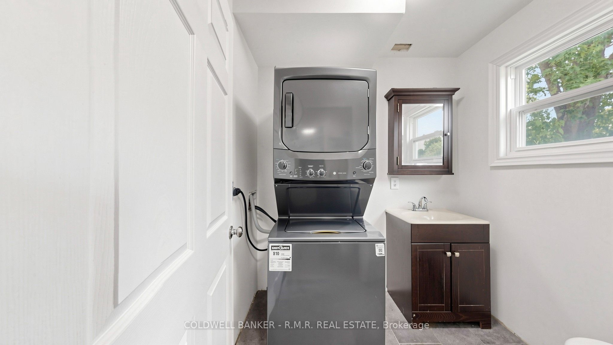 98 Metro Road S Property Photo 30