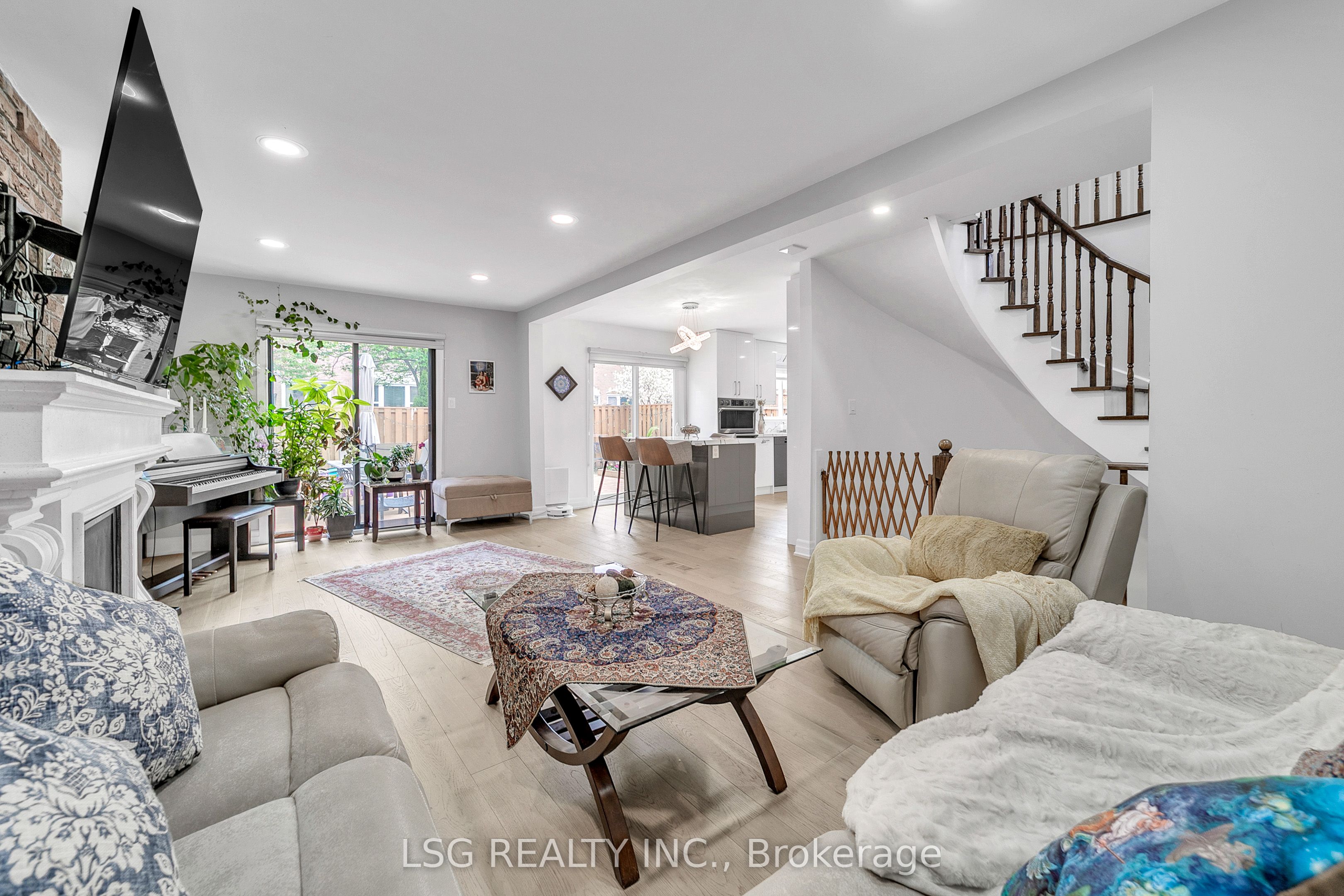 629 York Hill Boulevard Property Photo 6