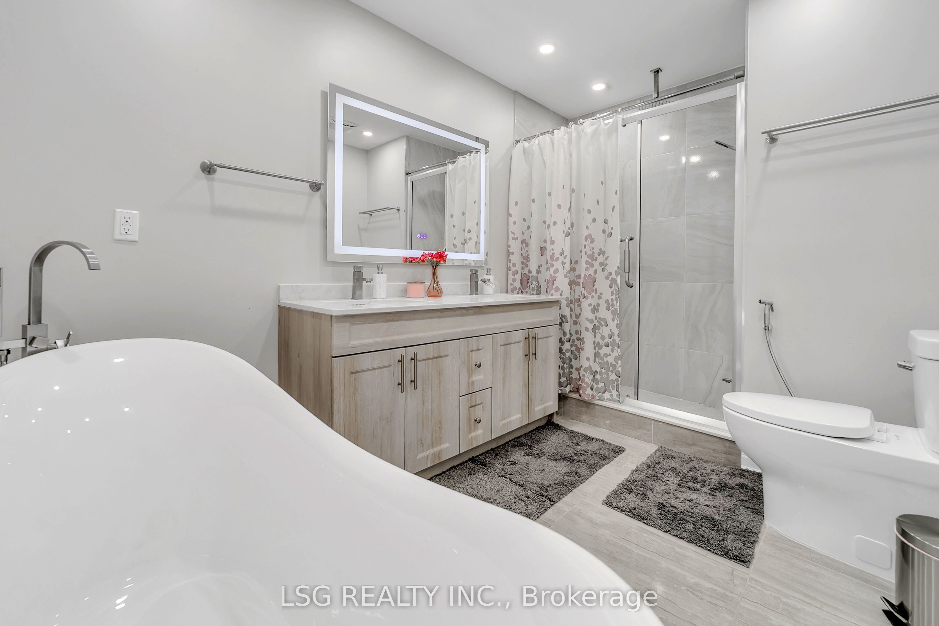 629 York Hill Boulevard Property Photo 21
