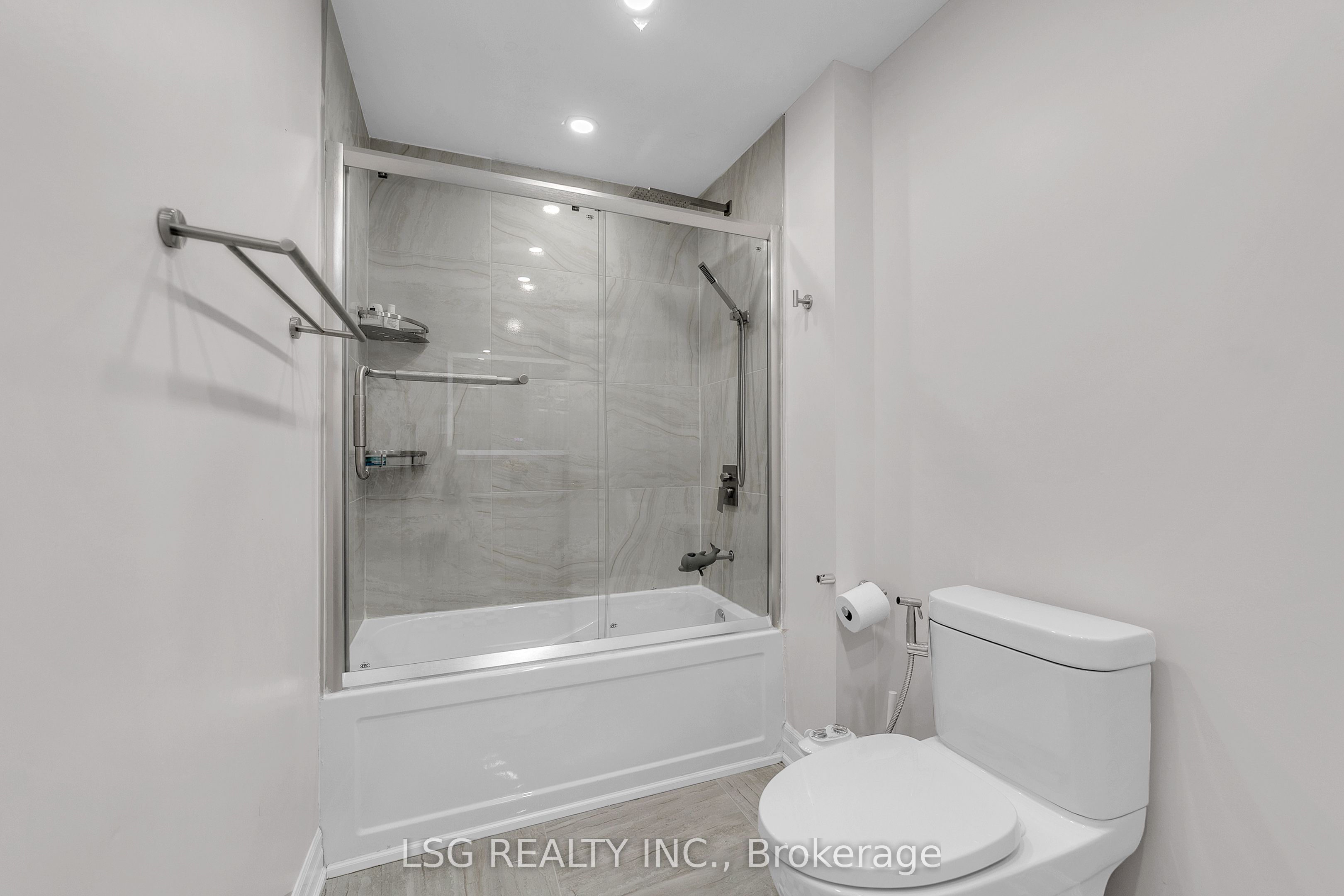 629 York Hill Boulevard Property Photo 29