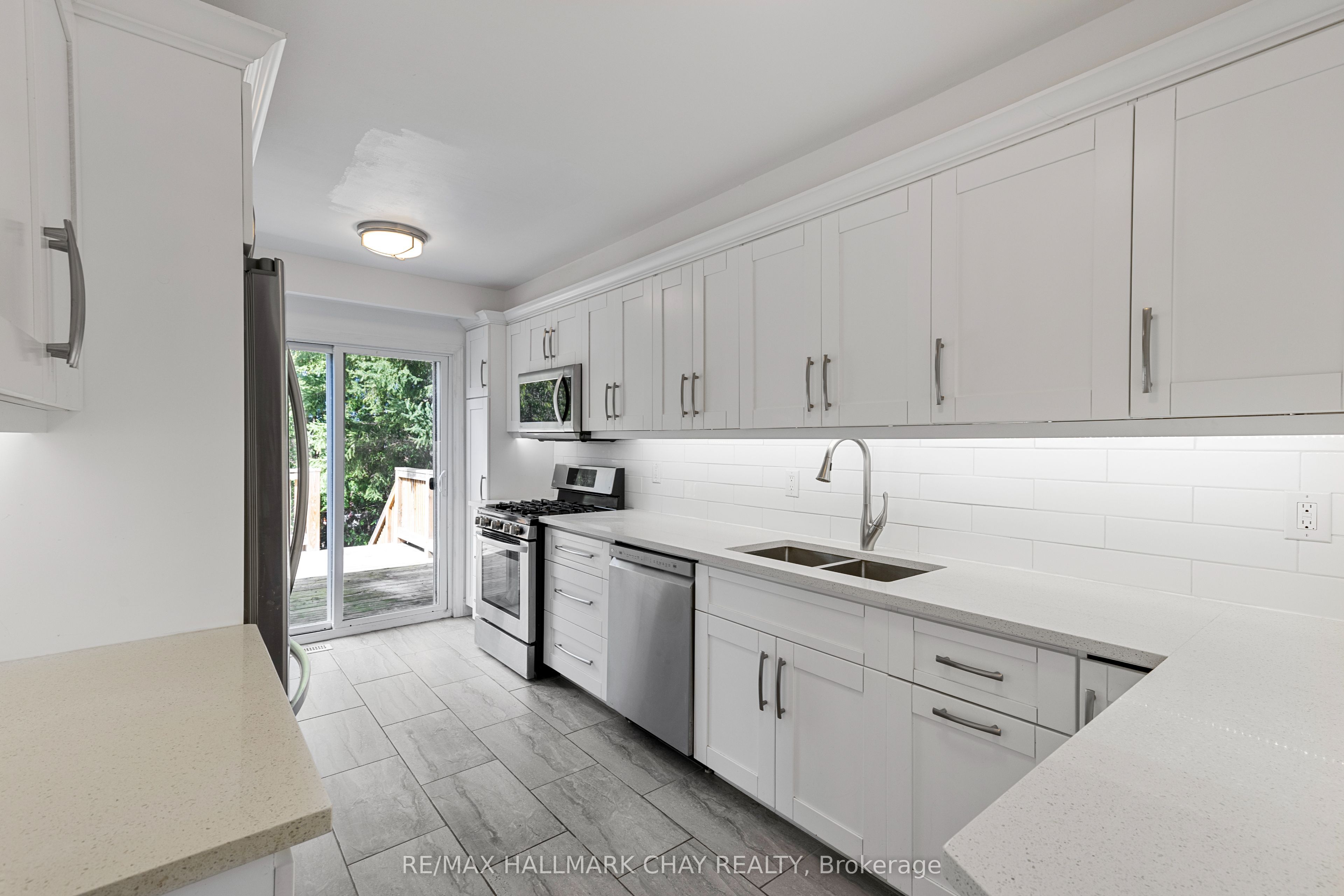 492 Britannia Avenue Property Photo 4