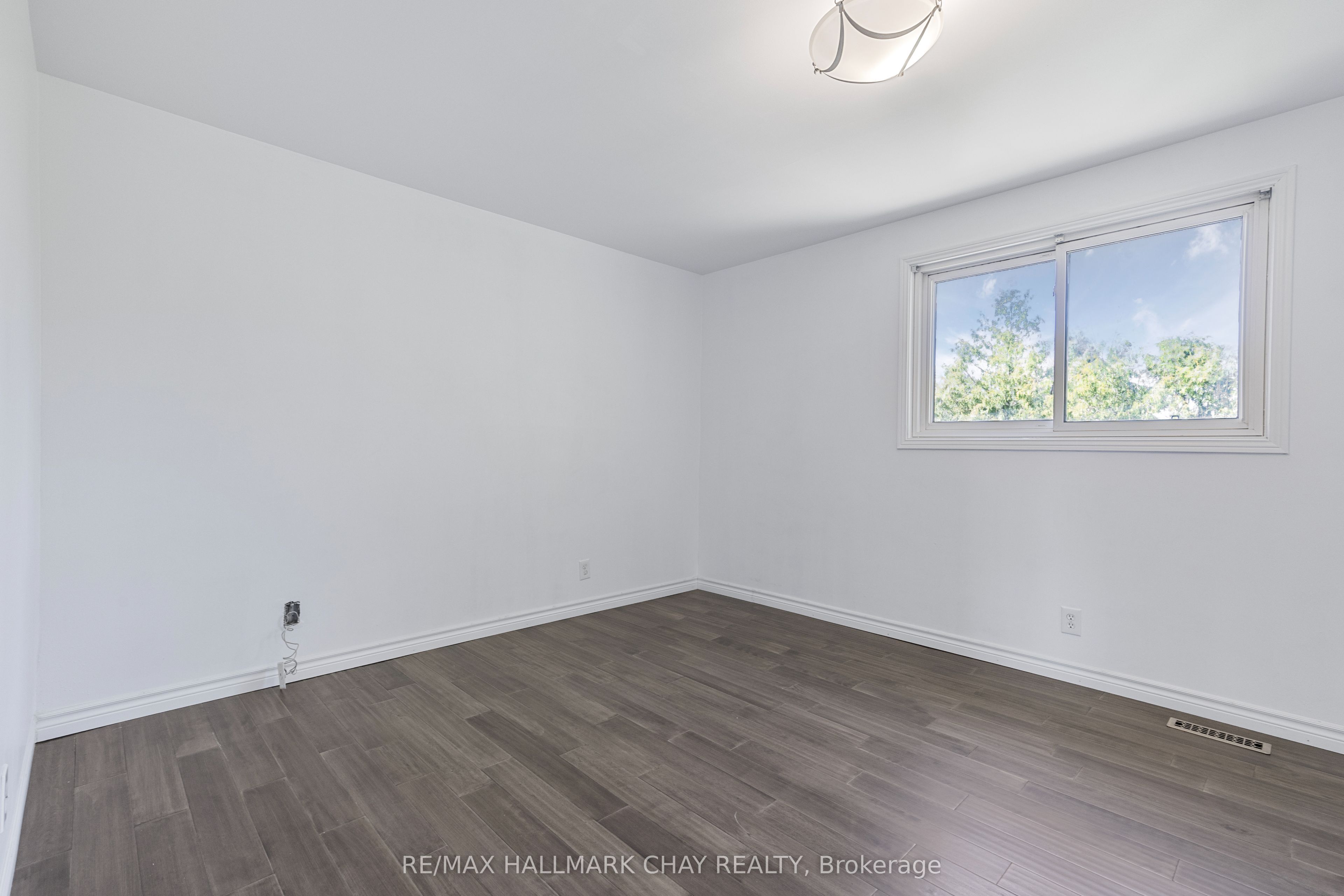 492 Britannia Avenue Property Photo 12
