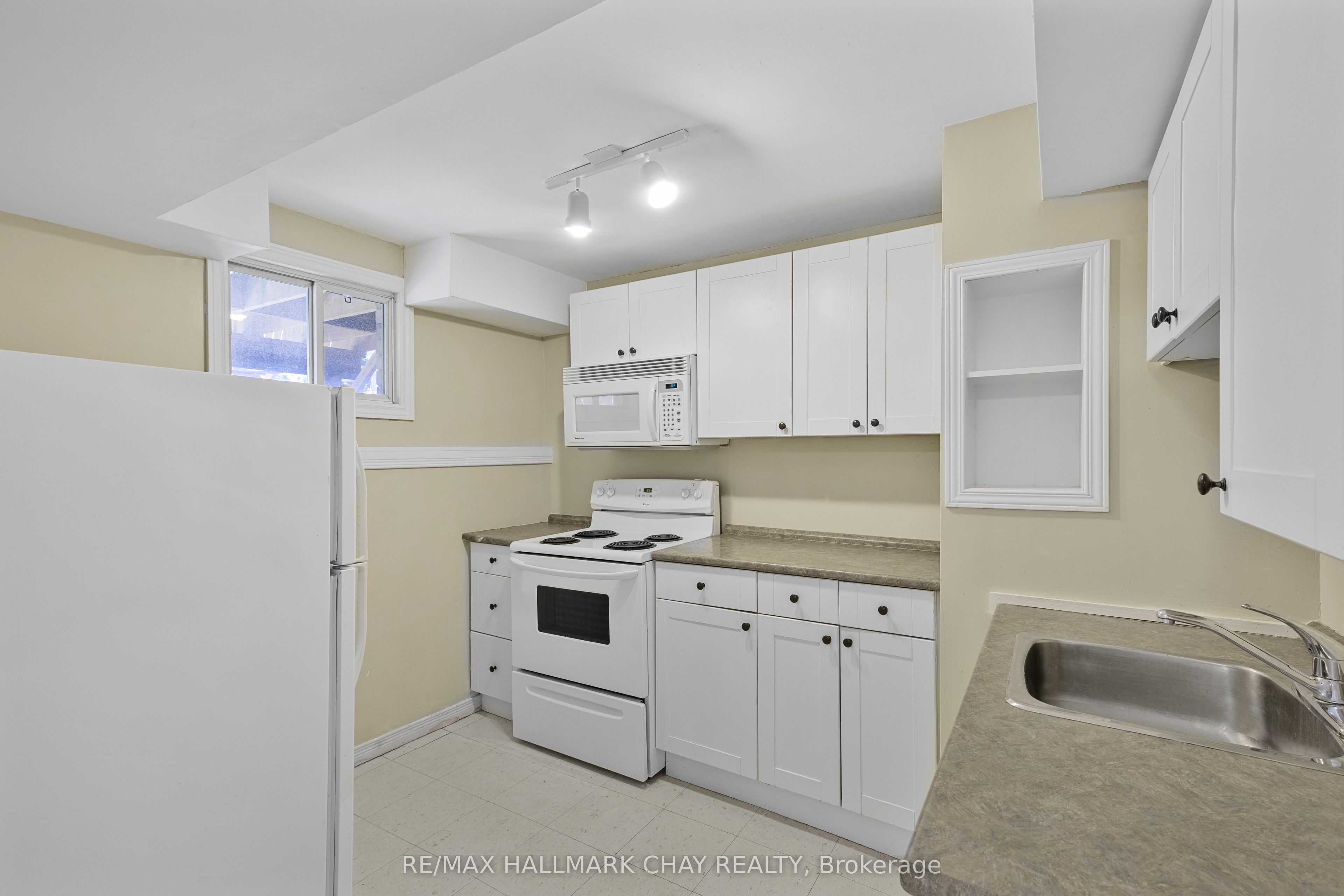 492 Britannia Avenue Property Photo 20
