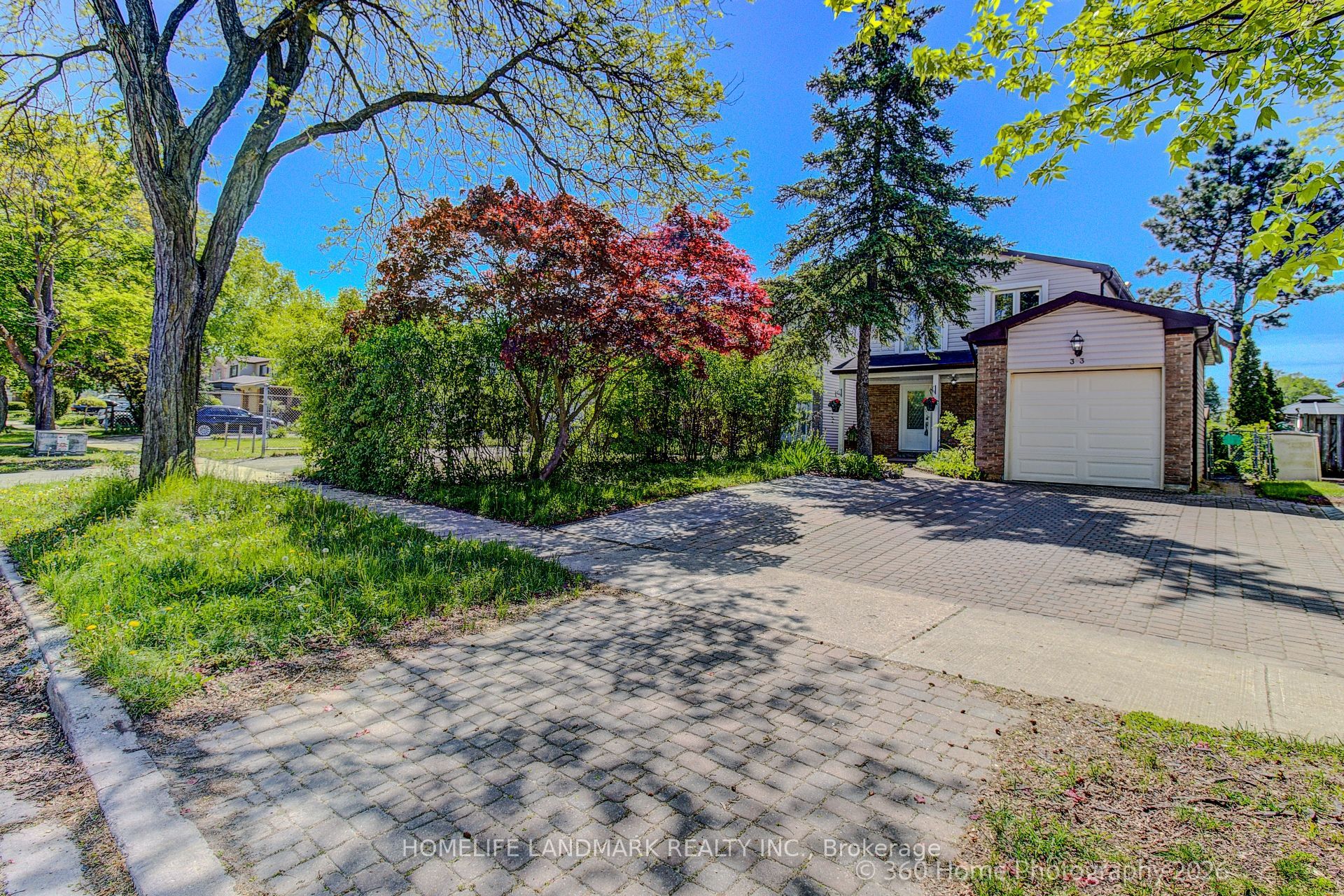 33 Kitsilano Crescent Property Photo 1