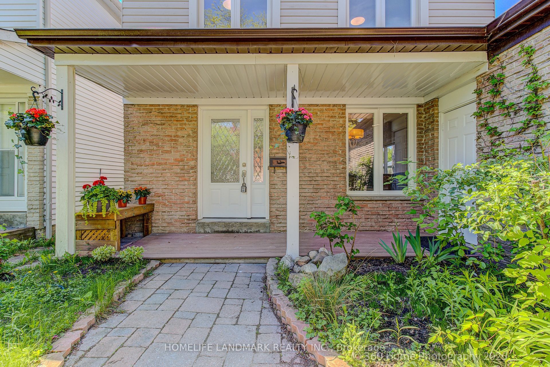 33 Kitsilano Crescent Property Photo 4