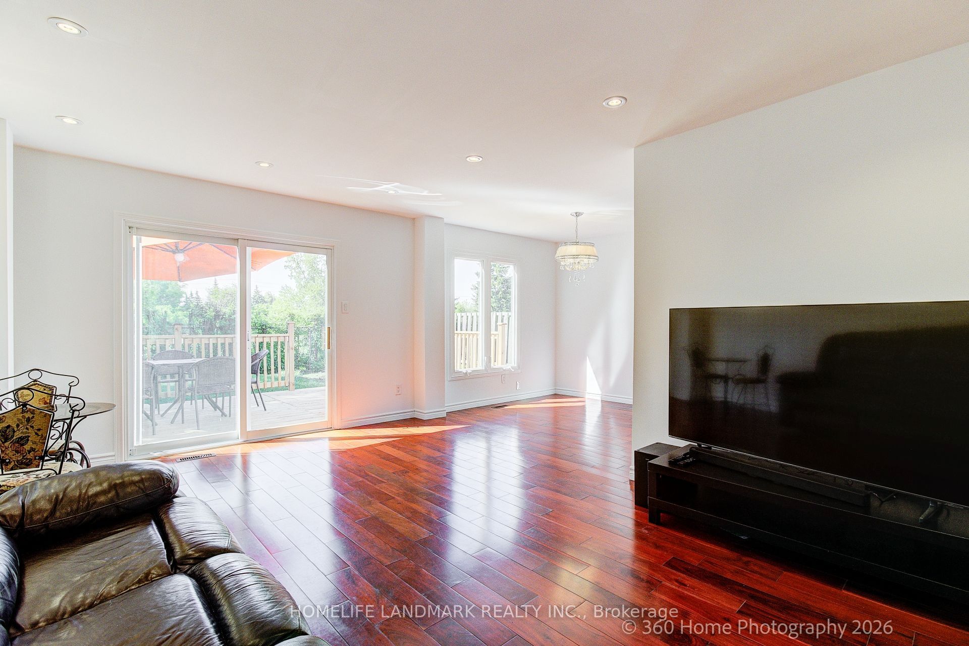 33 Kitsilano Crescent Property Photo 5