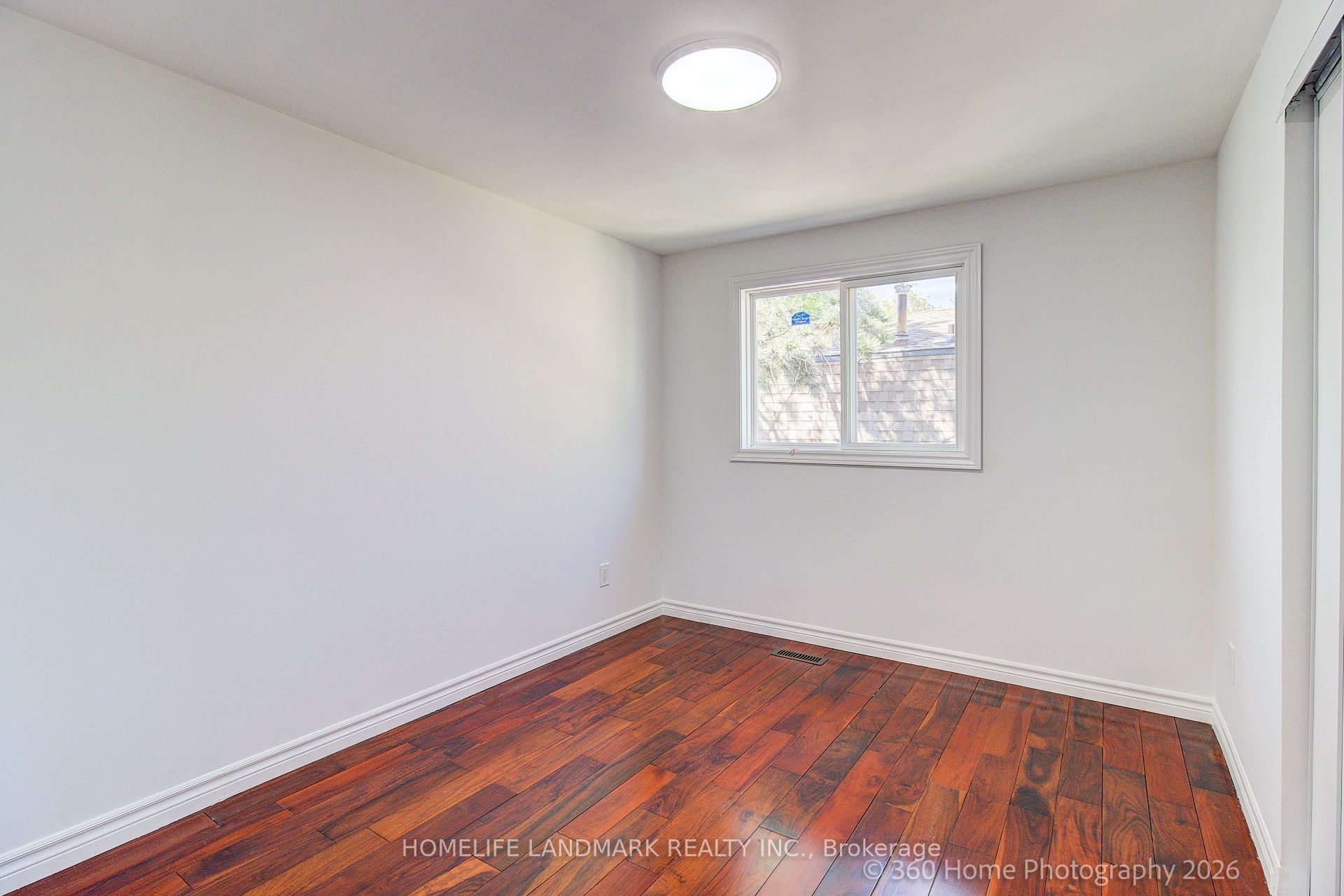 33 Kitsilano Crescent Property Photo 23