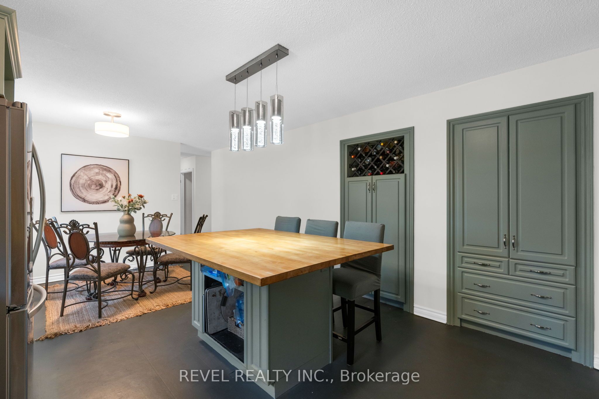 3964 Grove Place Property Photo 11