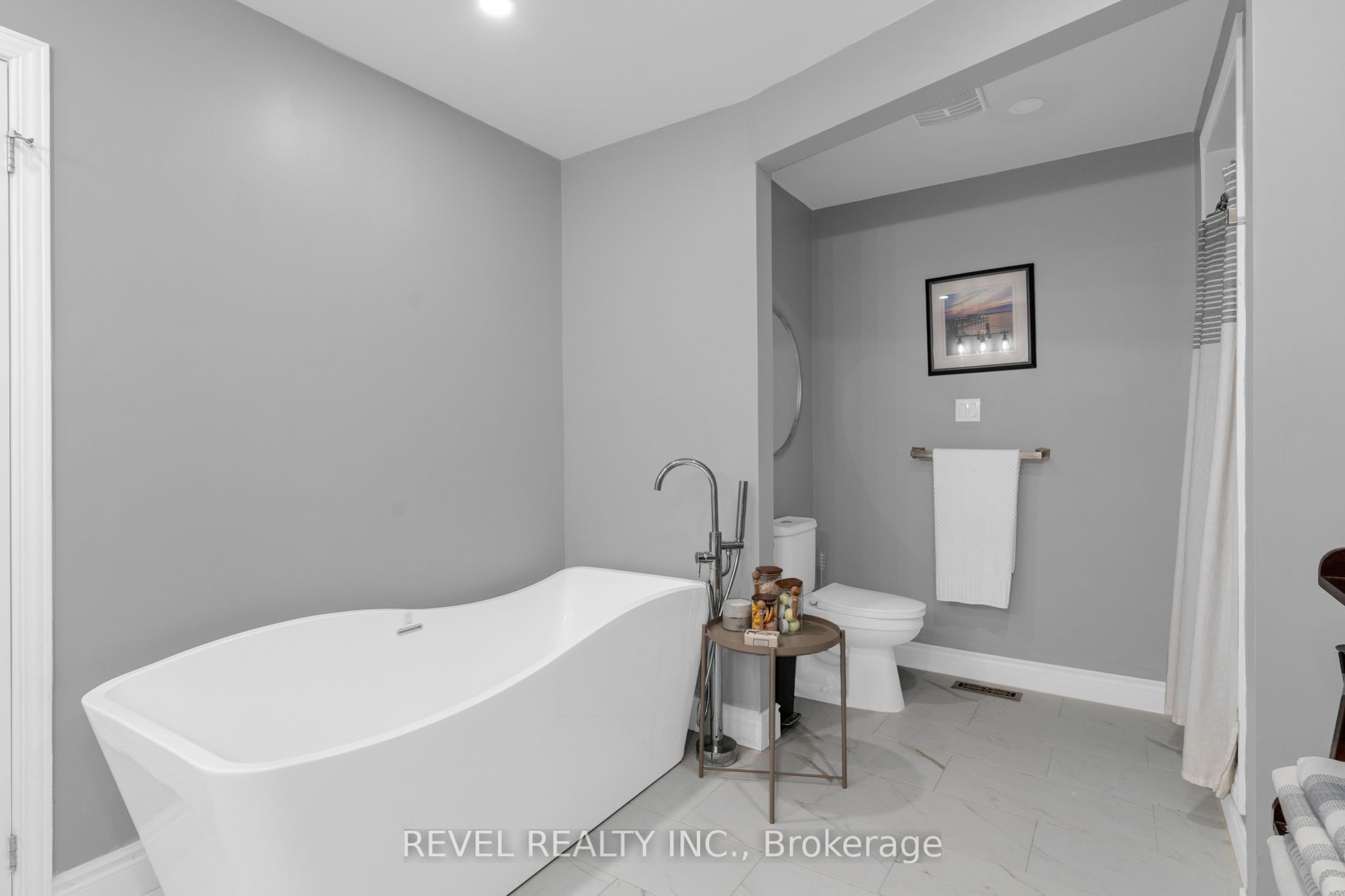 3964 Grove Place Property Photo 18