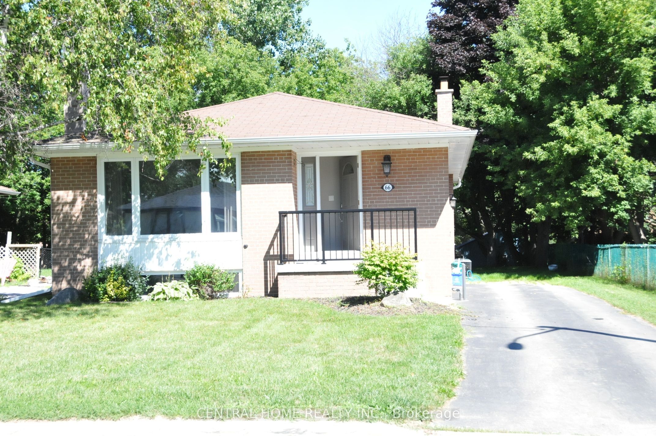 66 Collins Crescent Property Photo 1