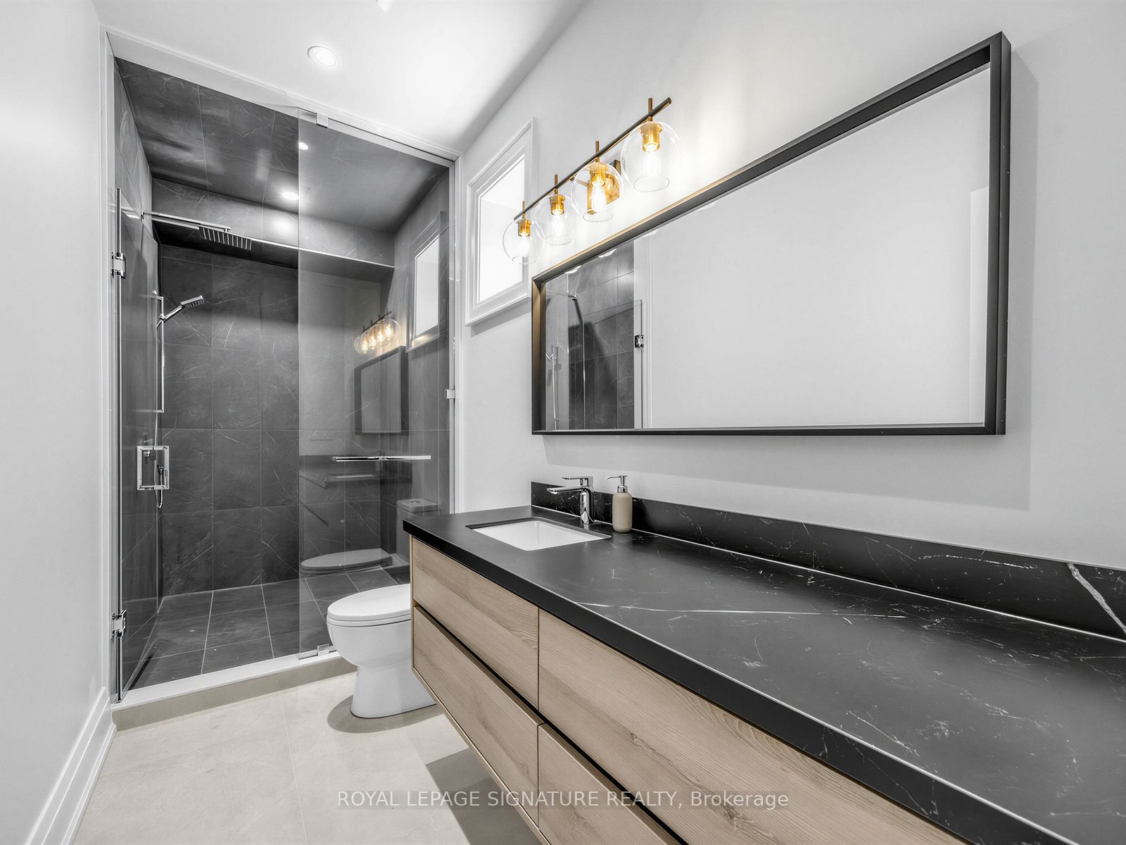 73 Starlight Crescent Property Photo 44