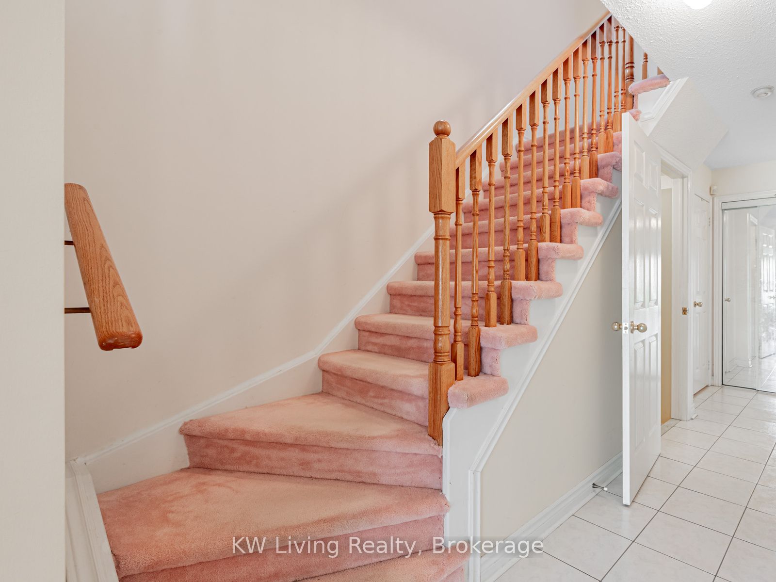 253 Milliken Meadows Drive Property Photo 9
