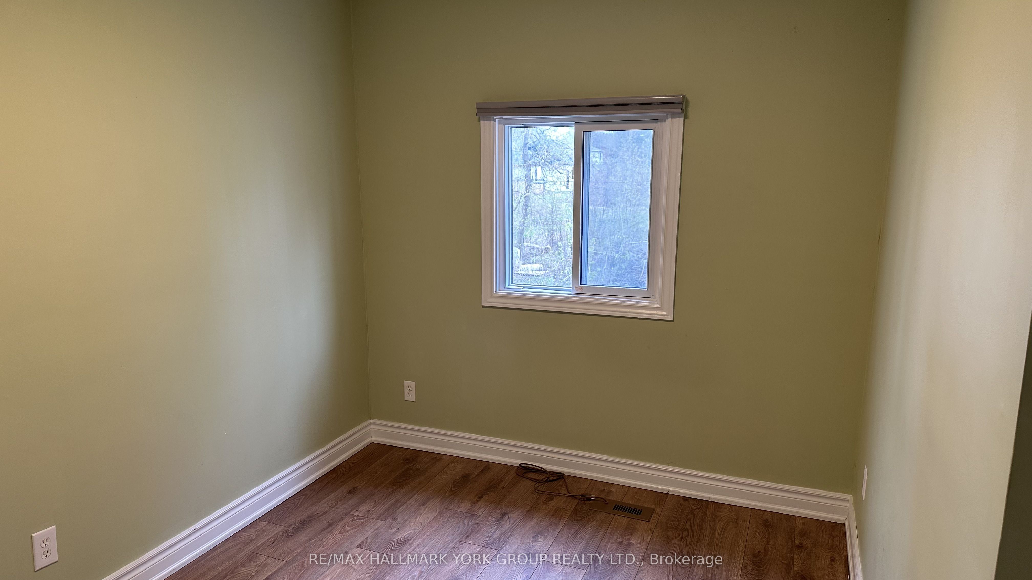 210 Ways Bay Drive #upper Property Photo 8