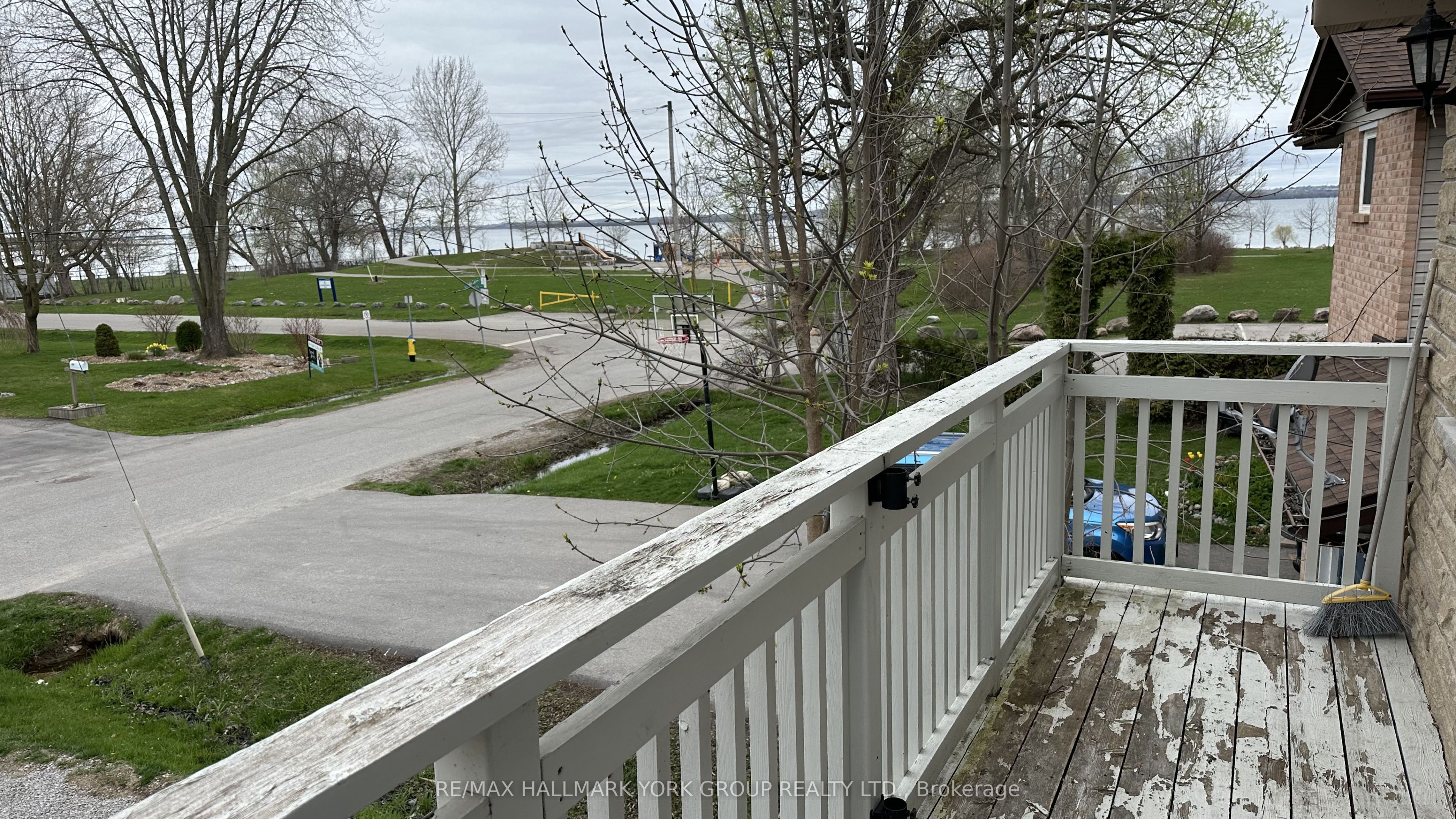 210 Ways Bay Drive #upper Property Photo 11