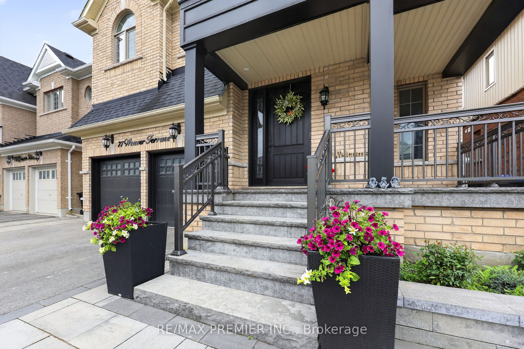 77 Weaver Terrace Property Photo 2