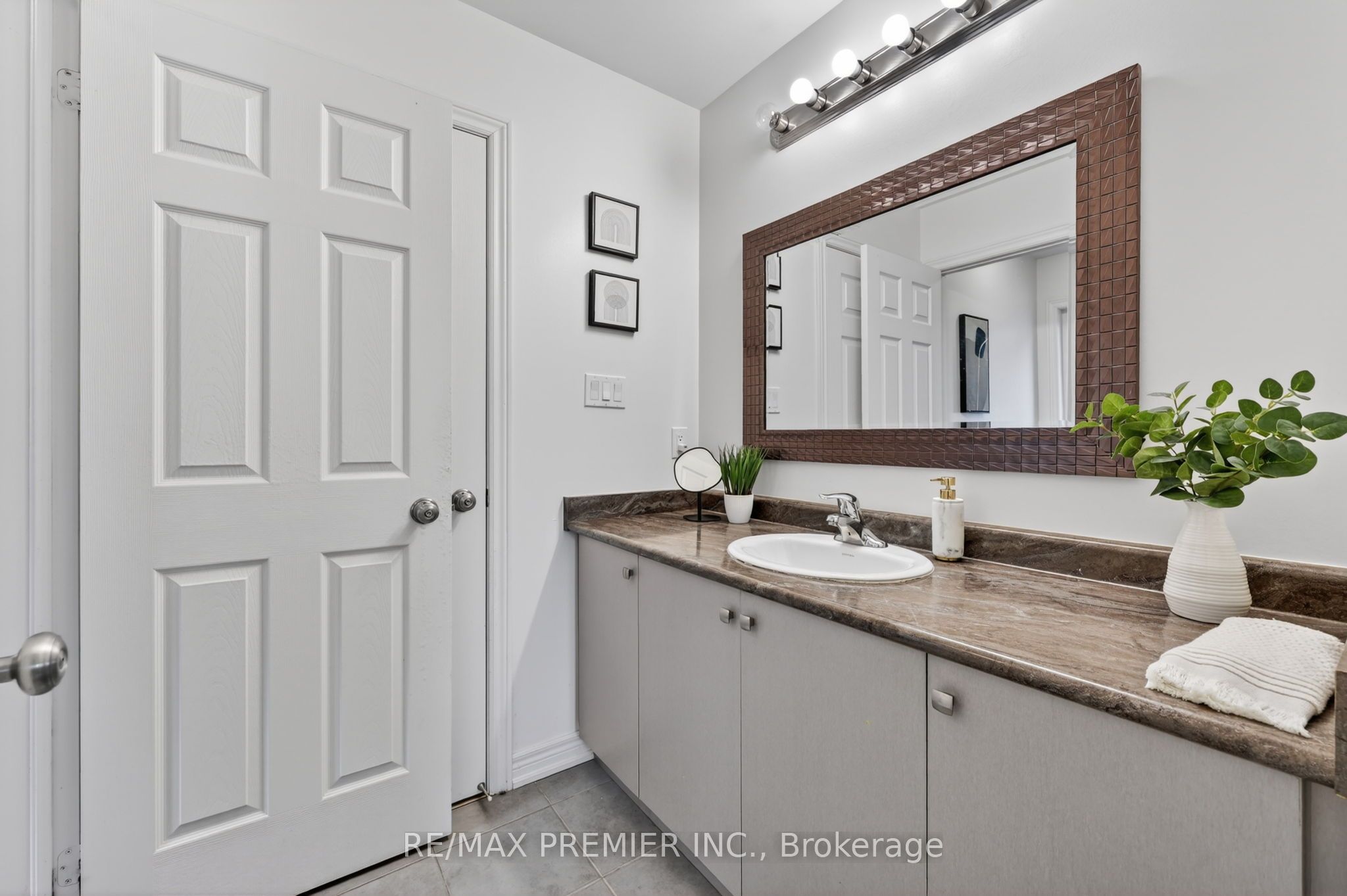 77 Weaver Terrace Property Photo 28