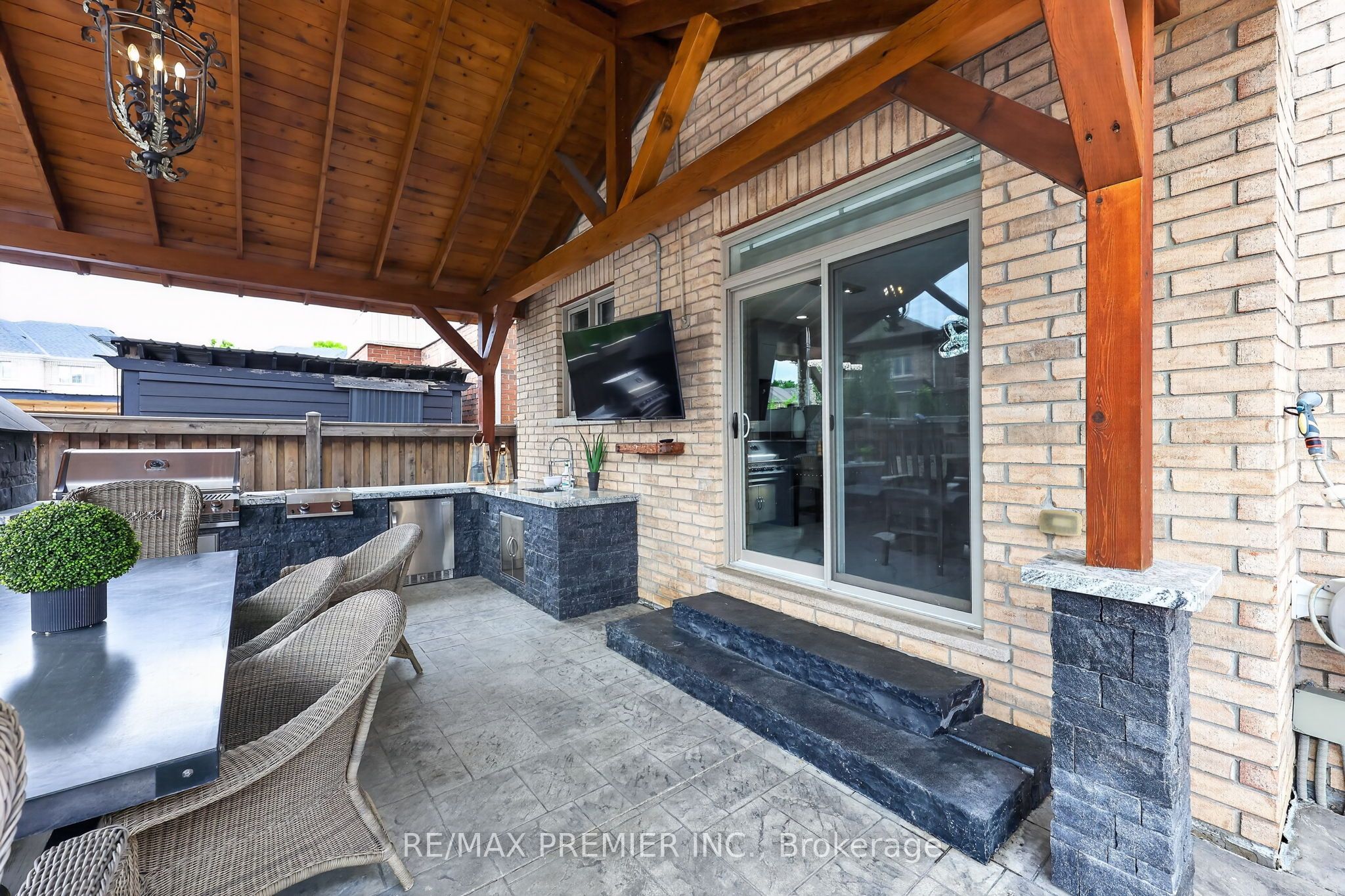 77 Weaver Terrace Property Photo 41