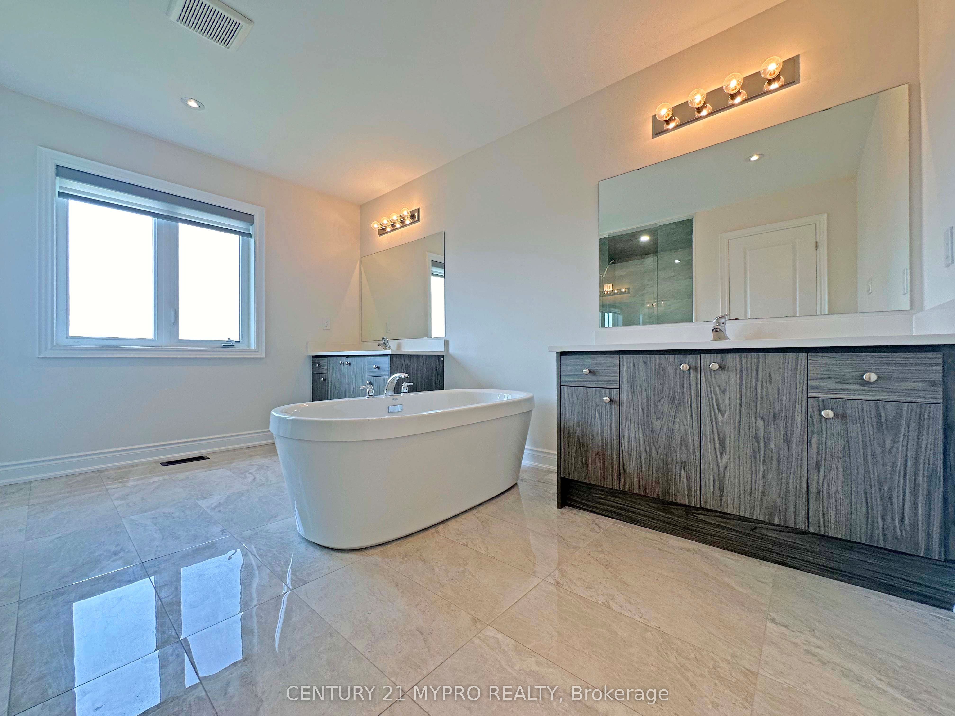 401 Seaview Heights Property Photo 10