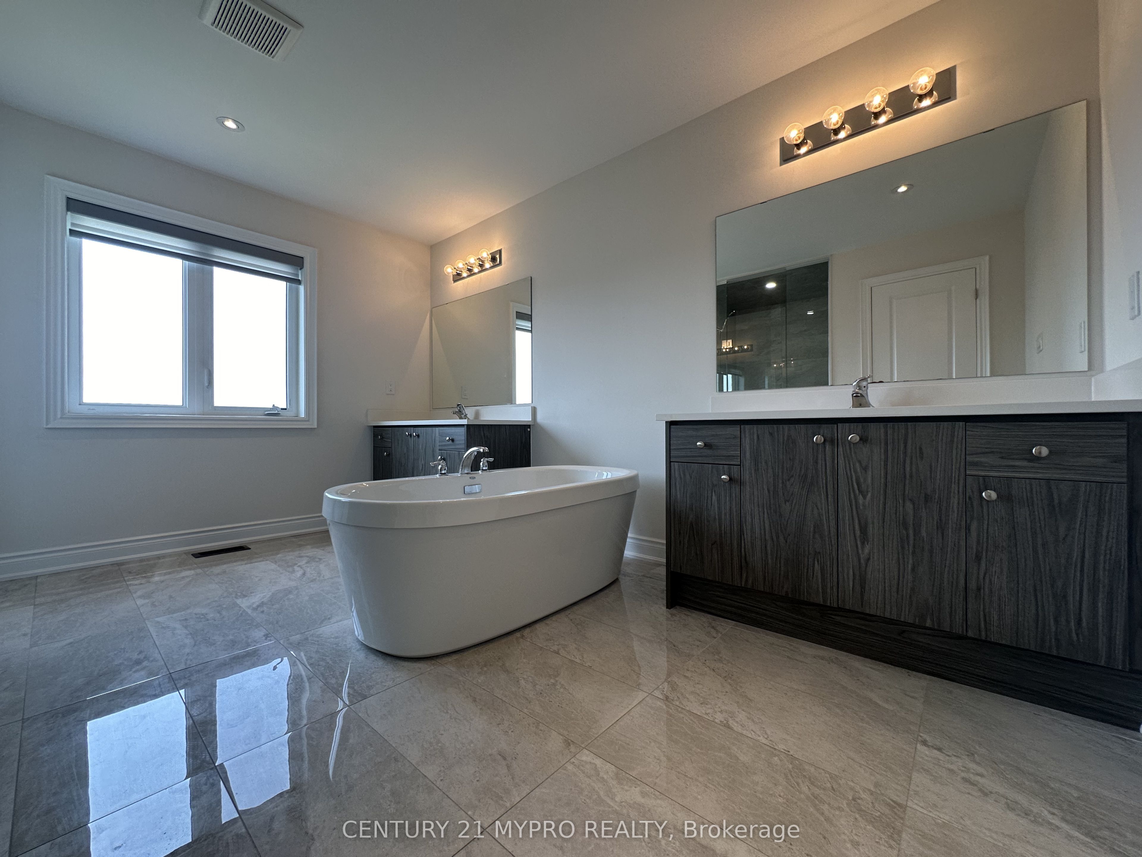 401 Seaview Heights Property Photo 19