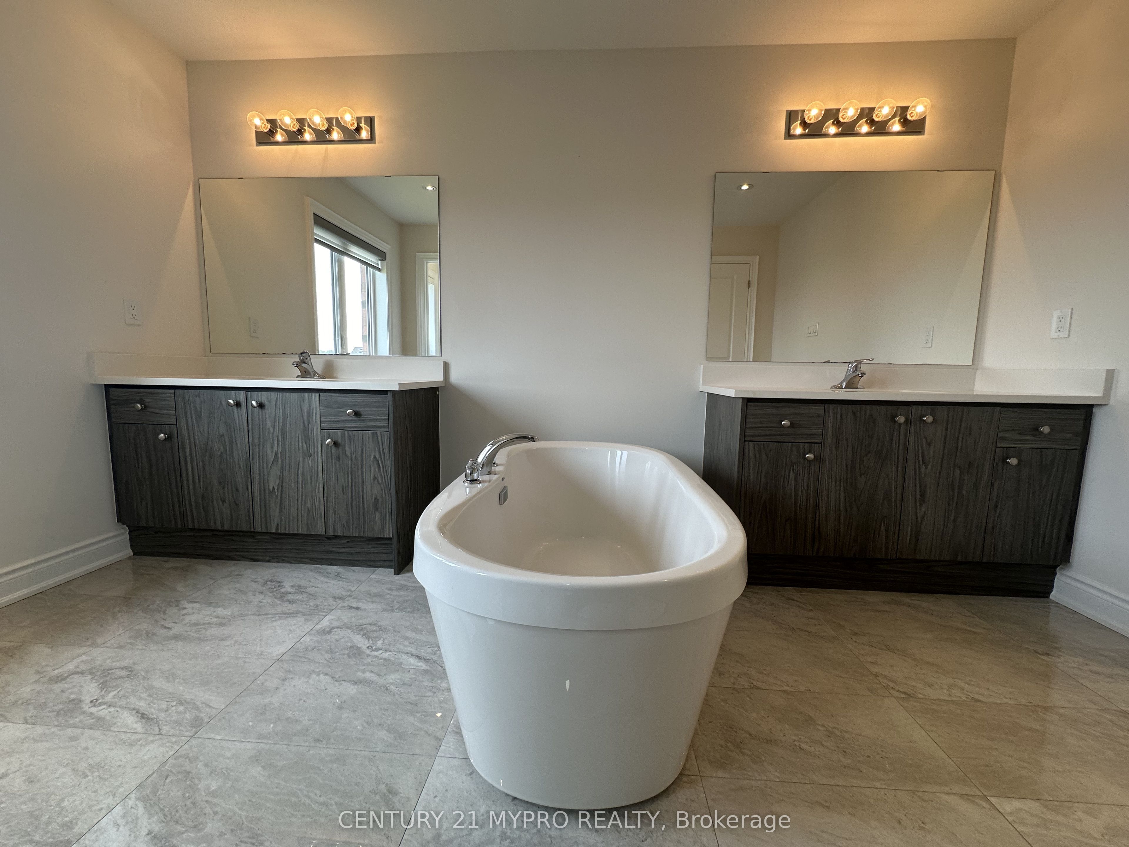 401 Seaview Heights Property Photo 20