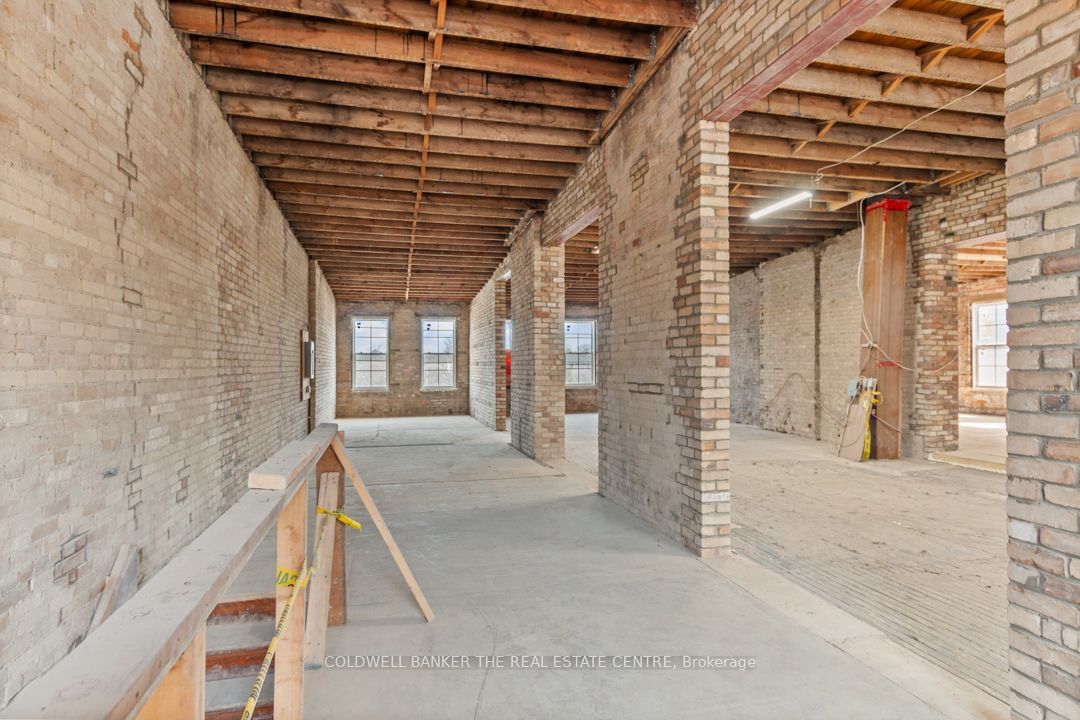 193 Main Street S Property Photo 12