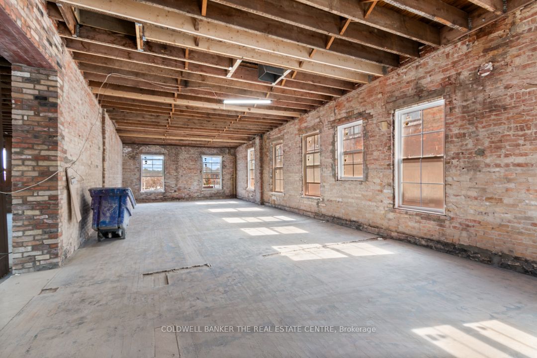 193 Main Street S Property Photo 15