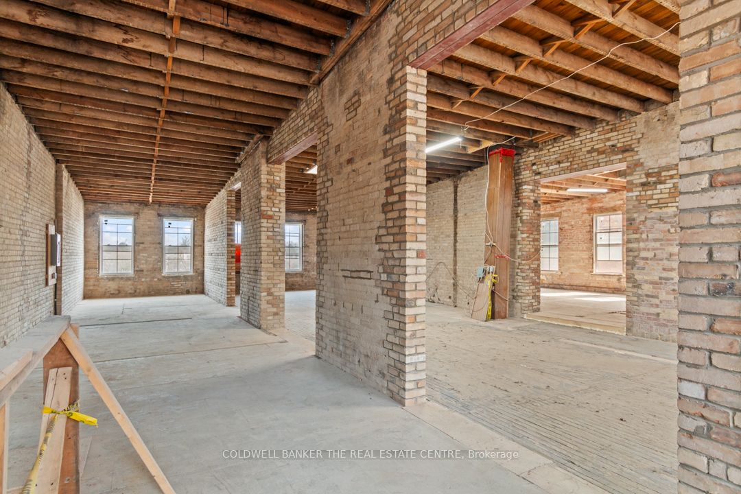 193 Main Street S Property Photo 22