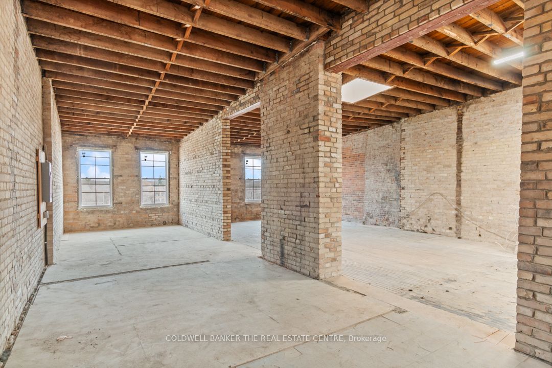 193 Main Street S Property Photo 23