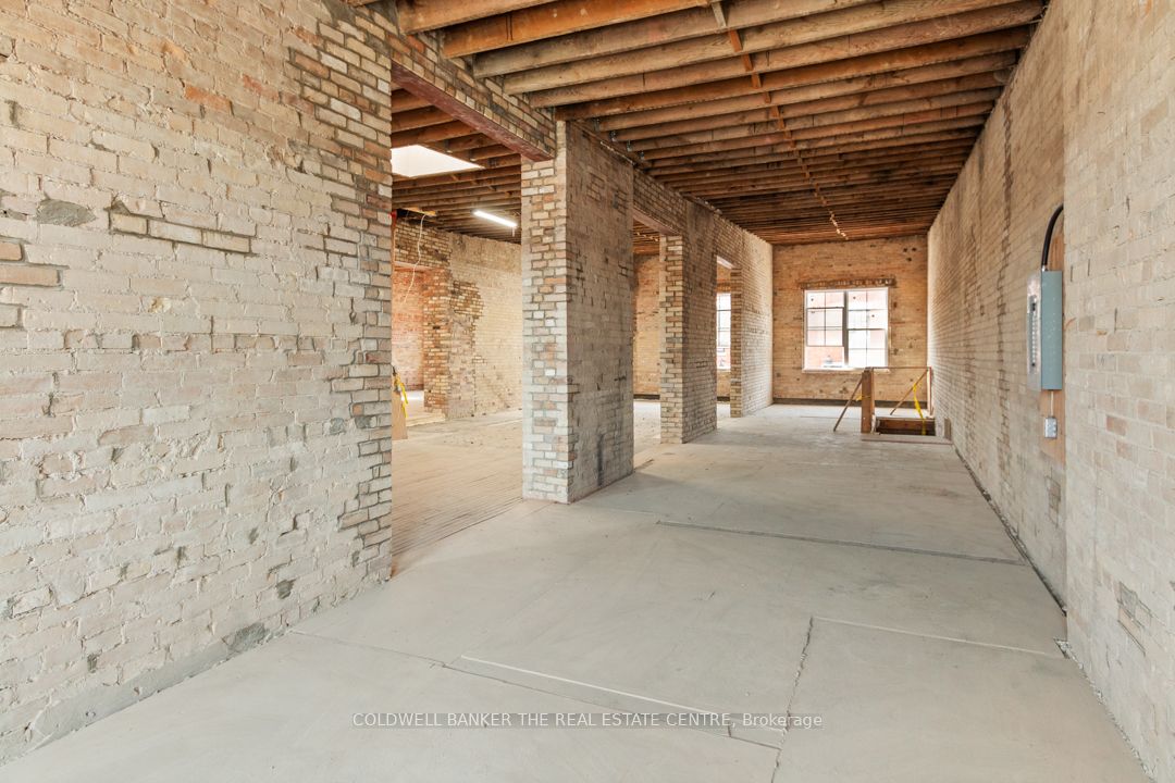 193 Main Street S Property Photo 24