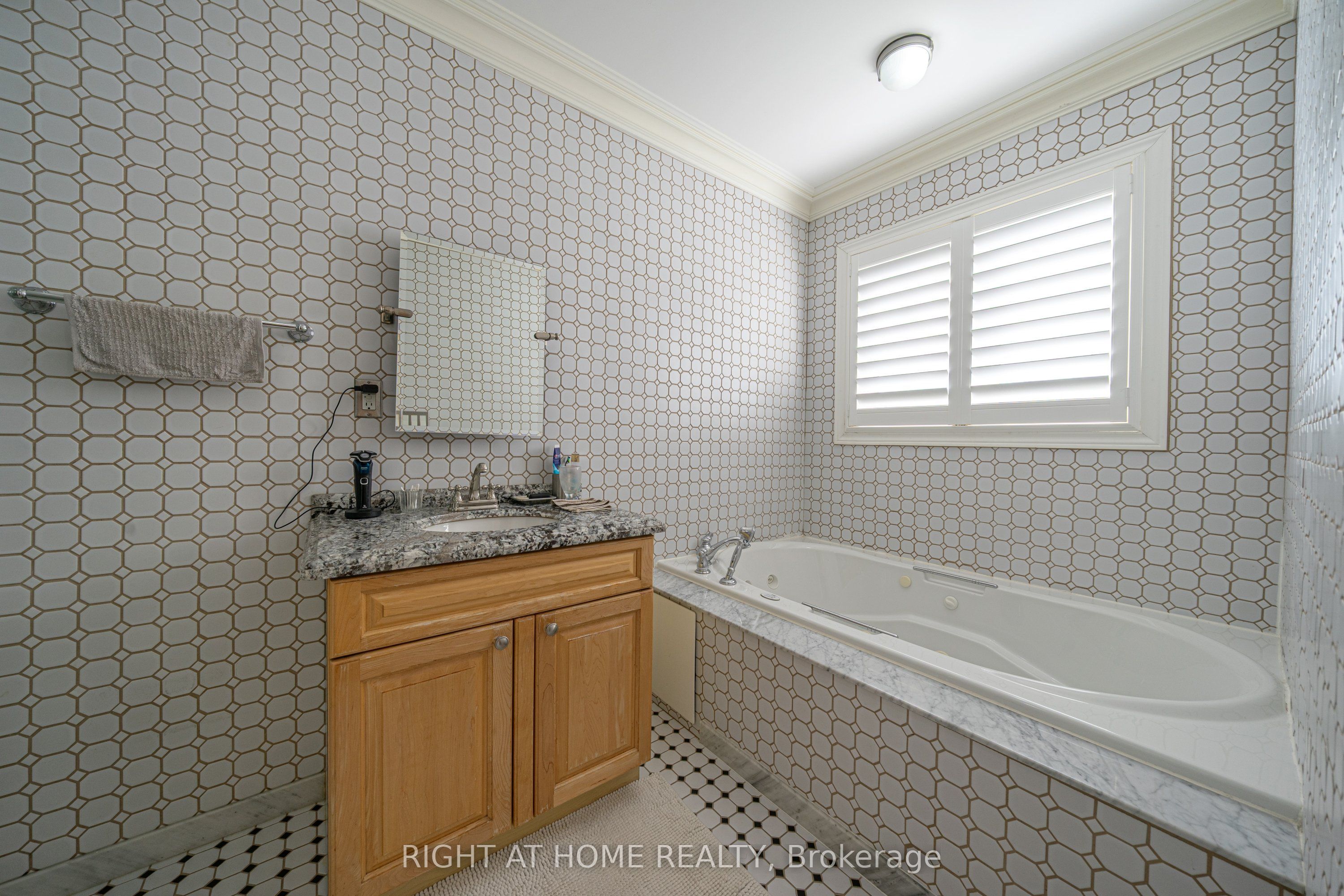 47 Davos Road Property Photo 25