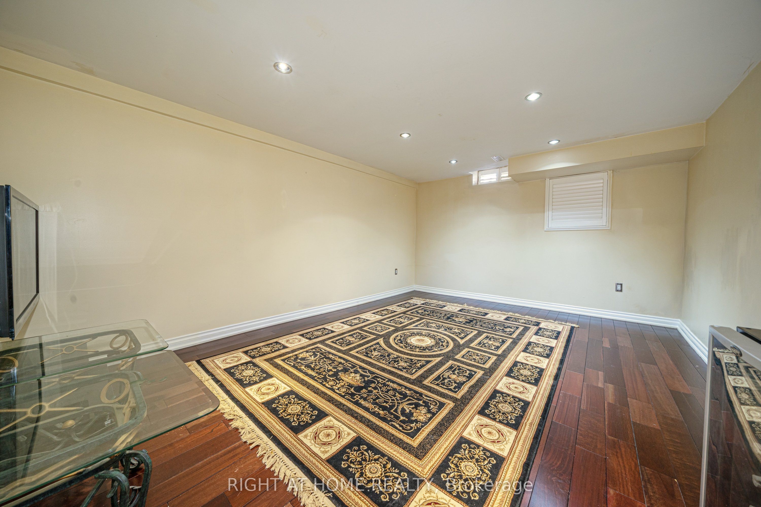 47 Davos Road Property Photo 32