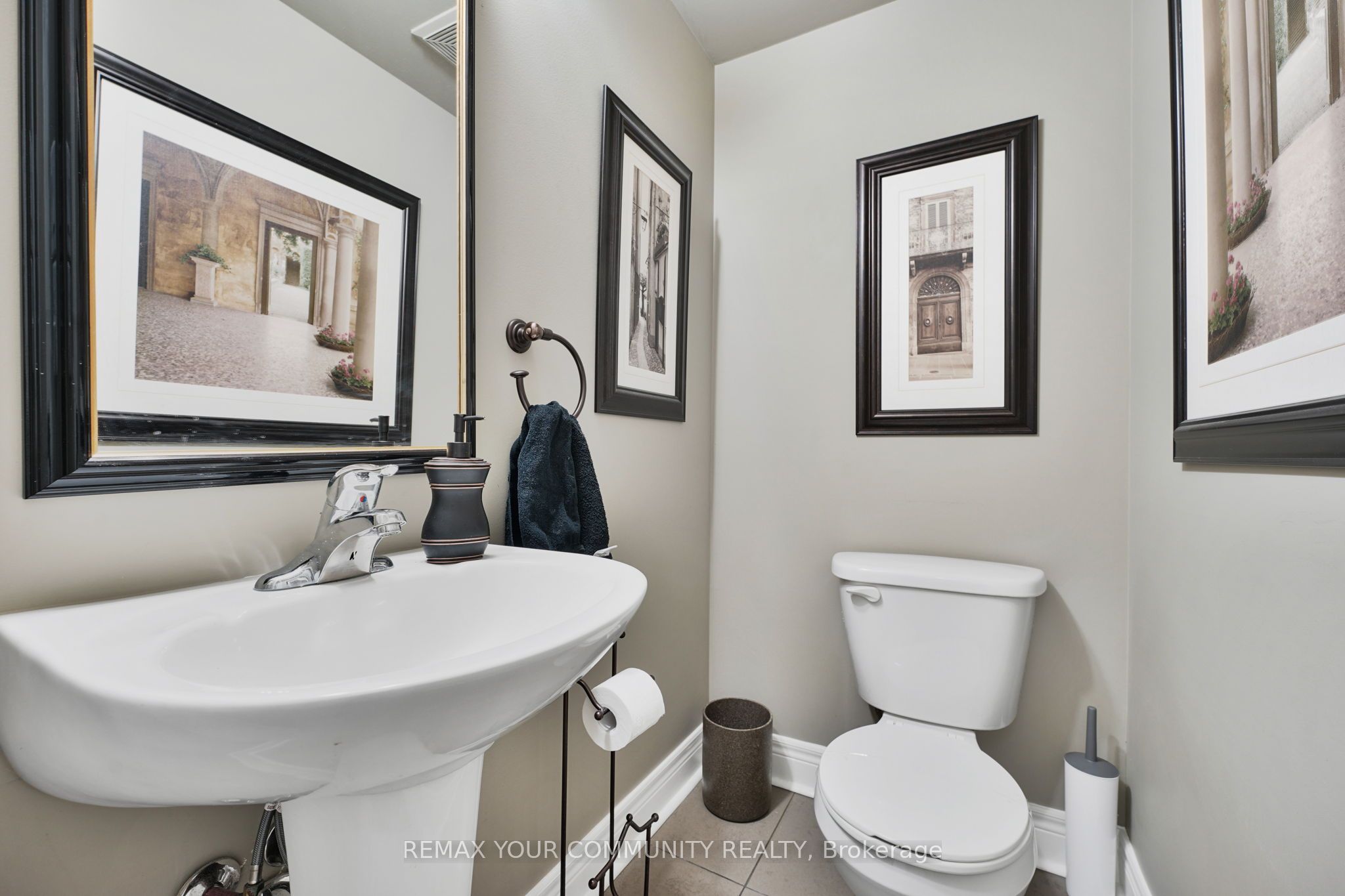 16 Agar Lane Property Photo 32