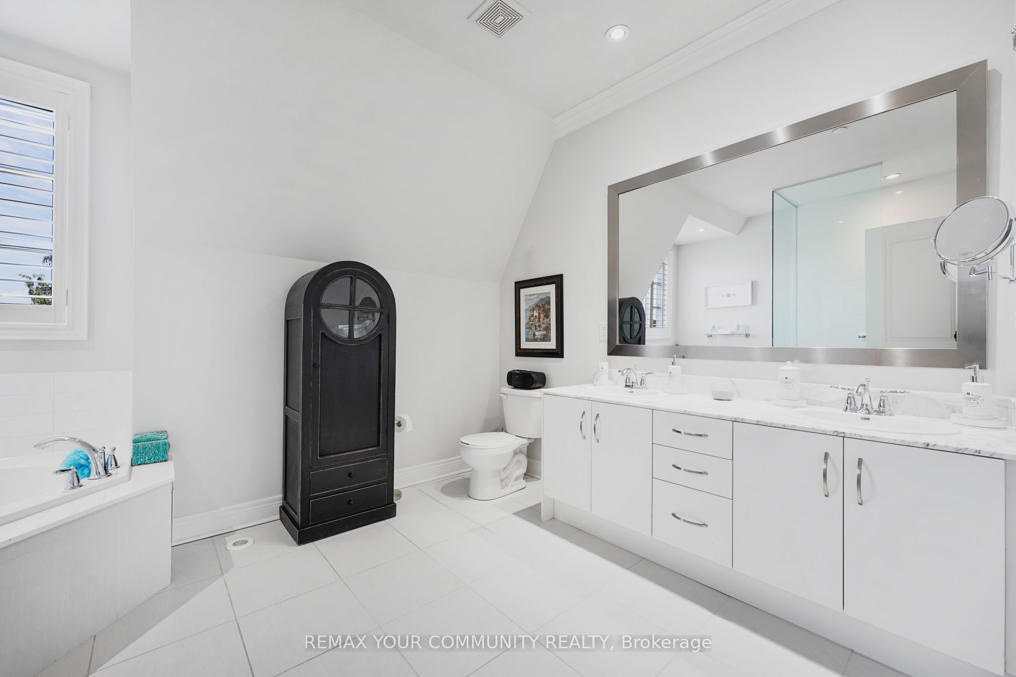 16 Agar Lane Property Photo 33