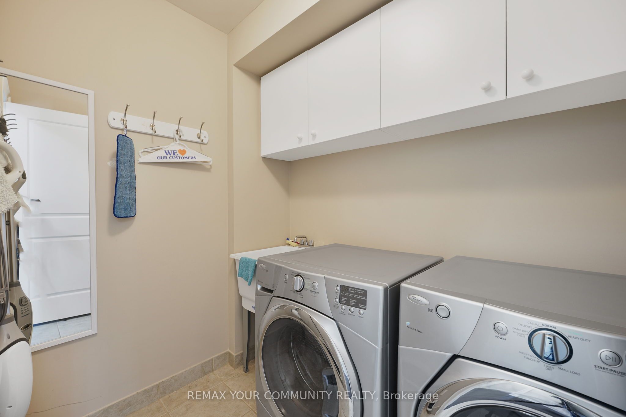 16 Agar Lane Property Photo 35
