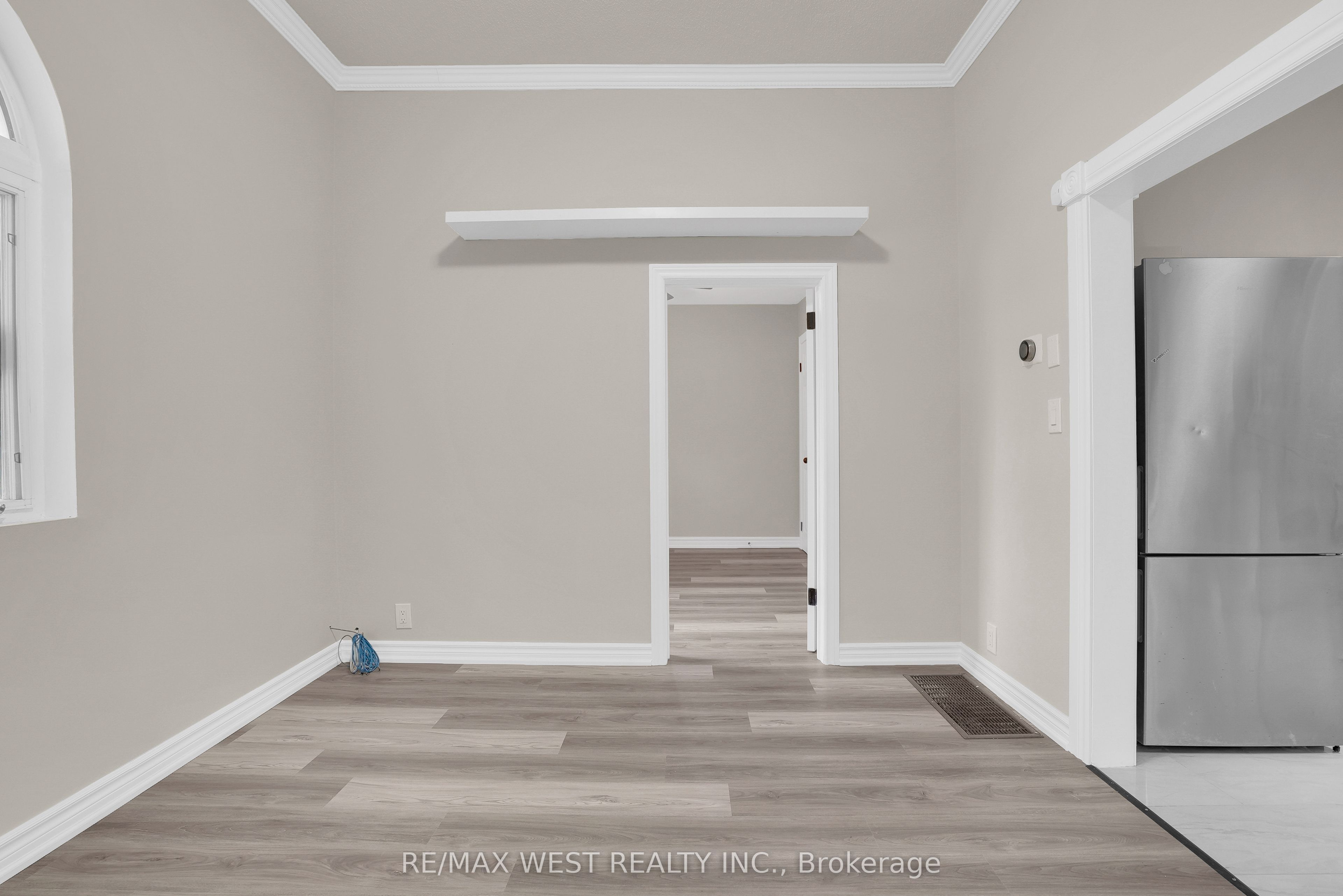 19015 Dufferin Street Property Photo 3