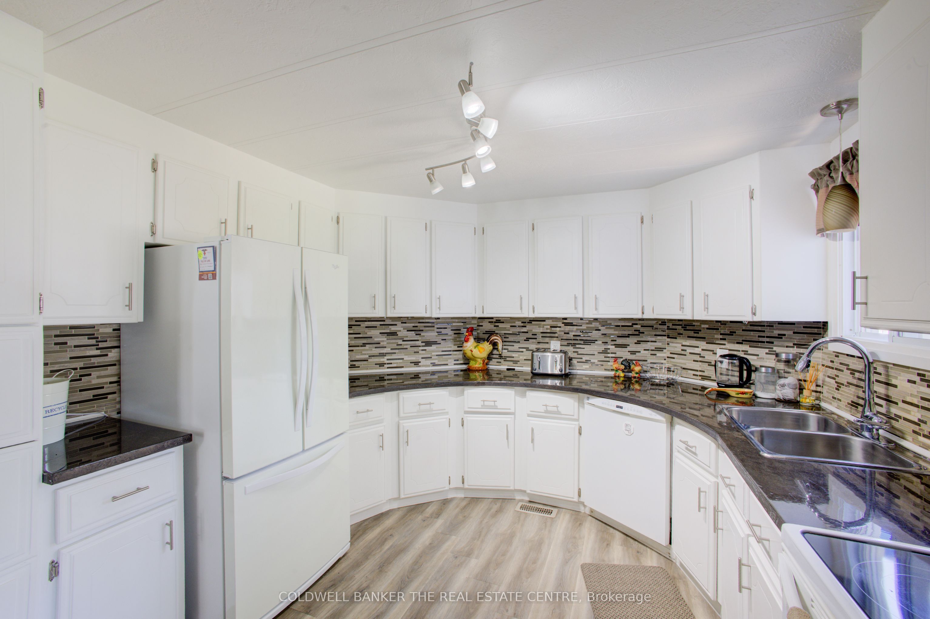 36 Linden Lane Property Photo 15
