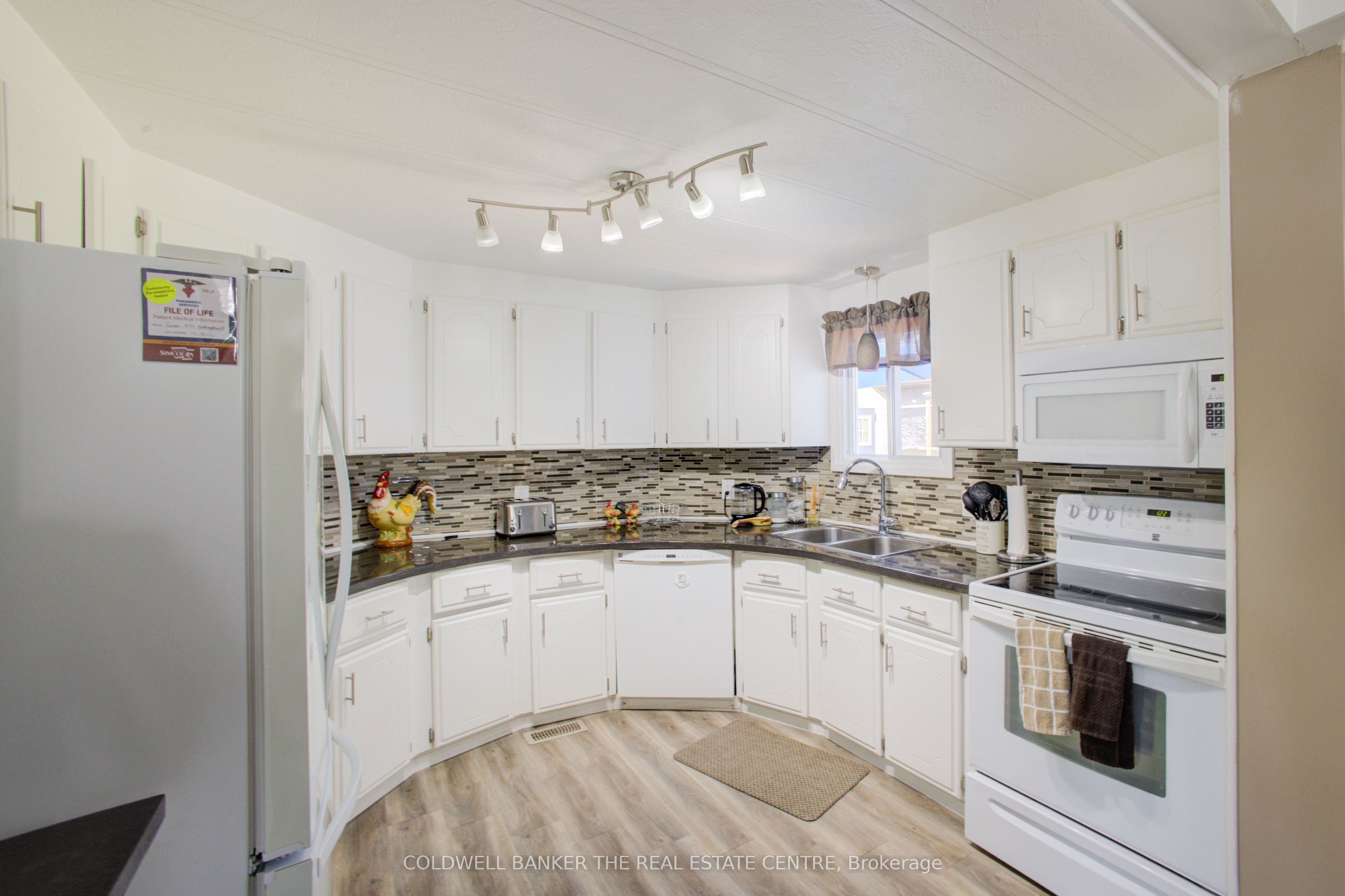 36 Linden Lane Property Photo 16