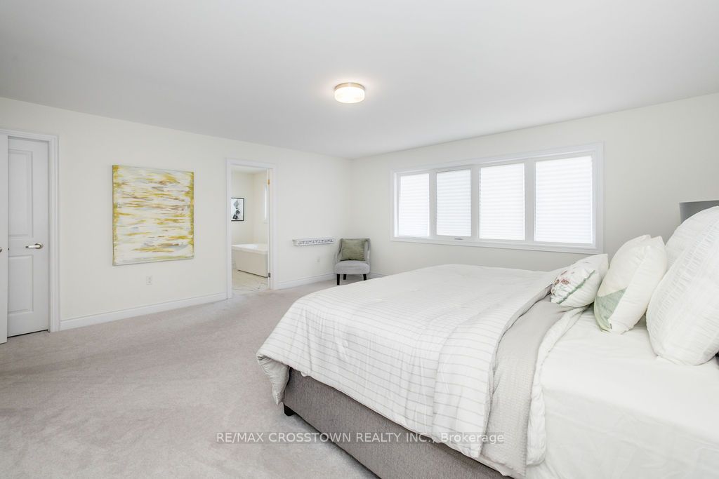 1376 Lawson Street Property Photo 29