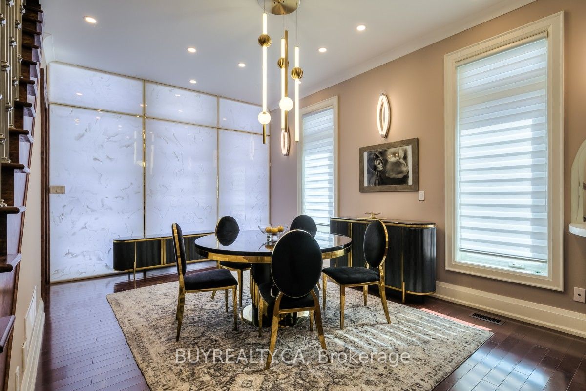 2530 King Road Property Photo 8