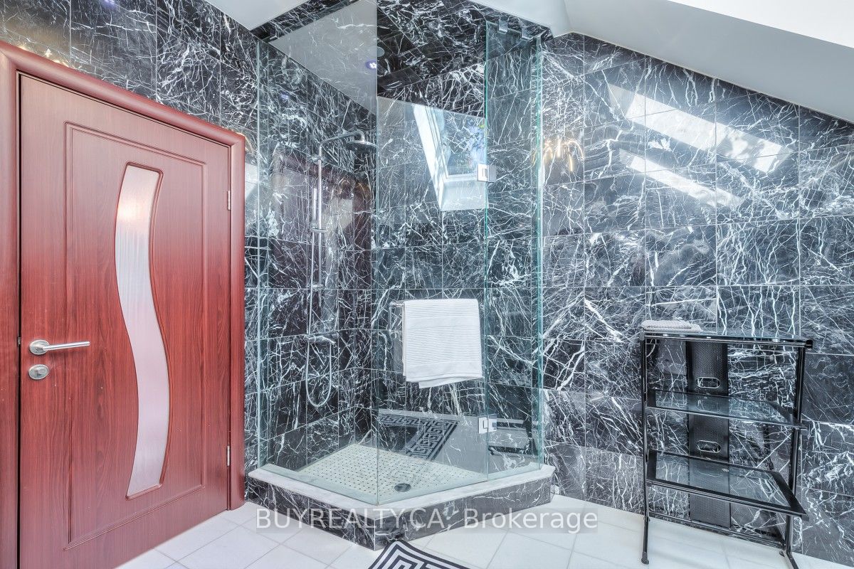 2530 King Road Property Photo 22