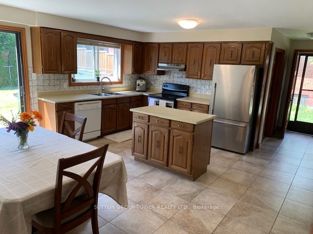 8408 Islington Avenue Property Photo 8