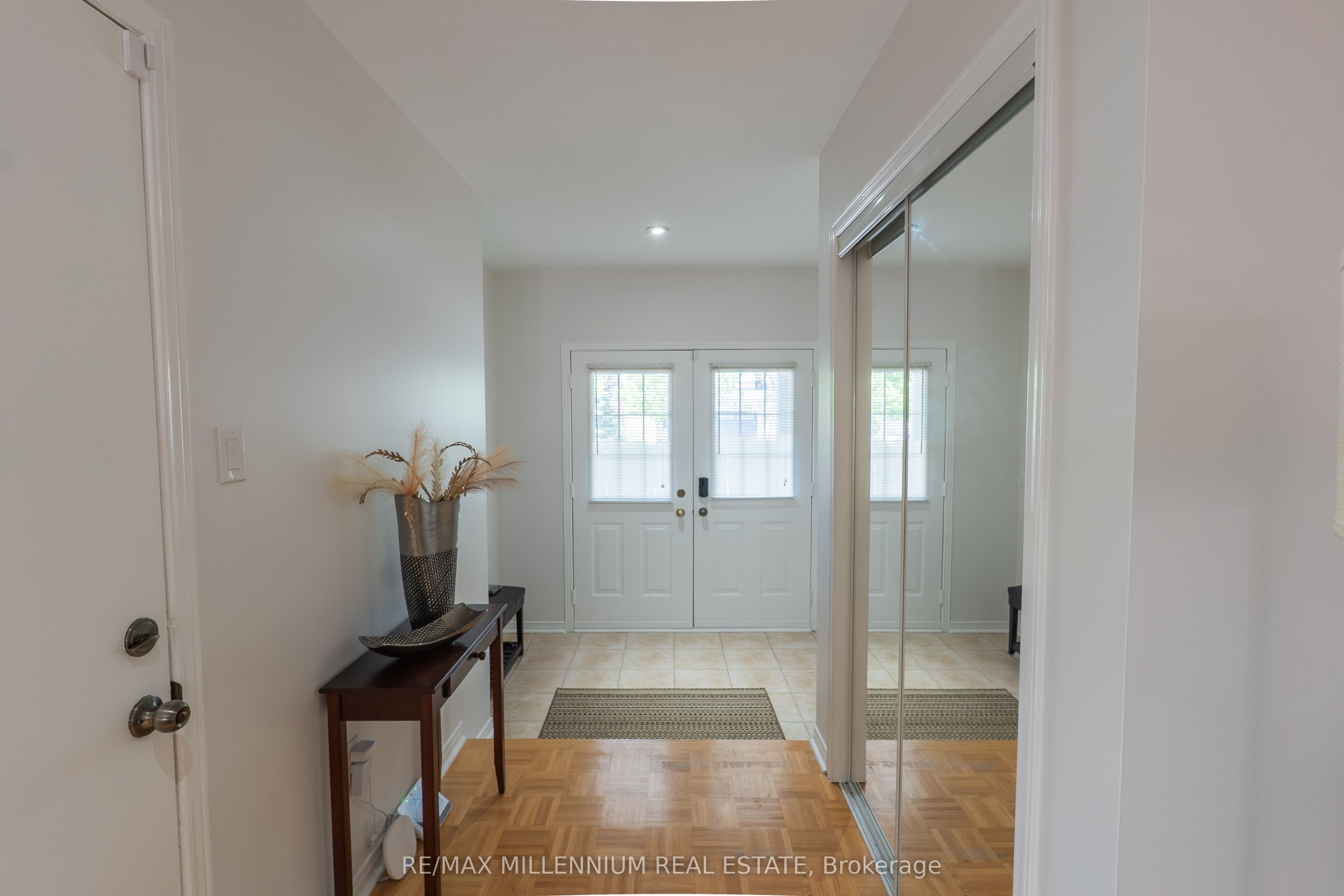 90 Ronan Crescent Property Photo 3