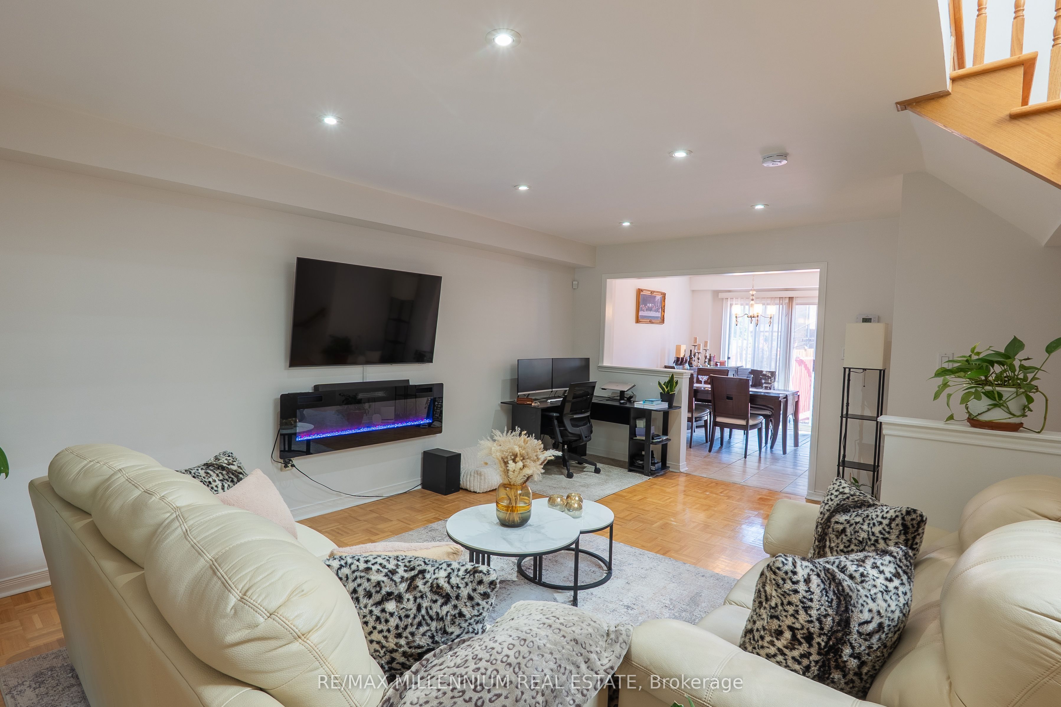 90 Ronan Crescent Property Photo 7