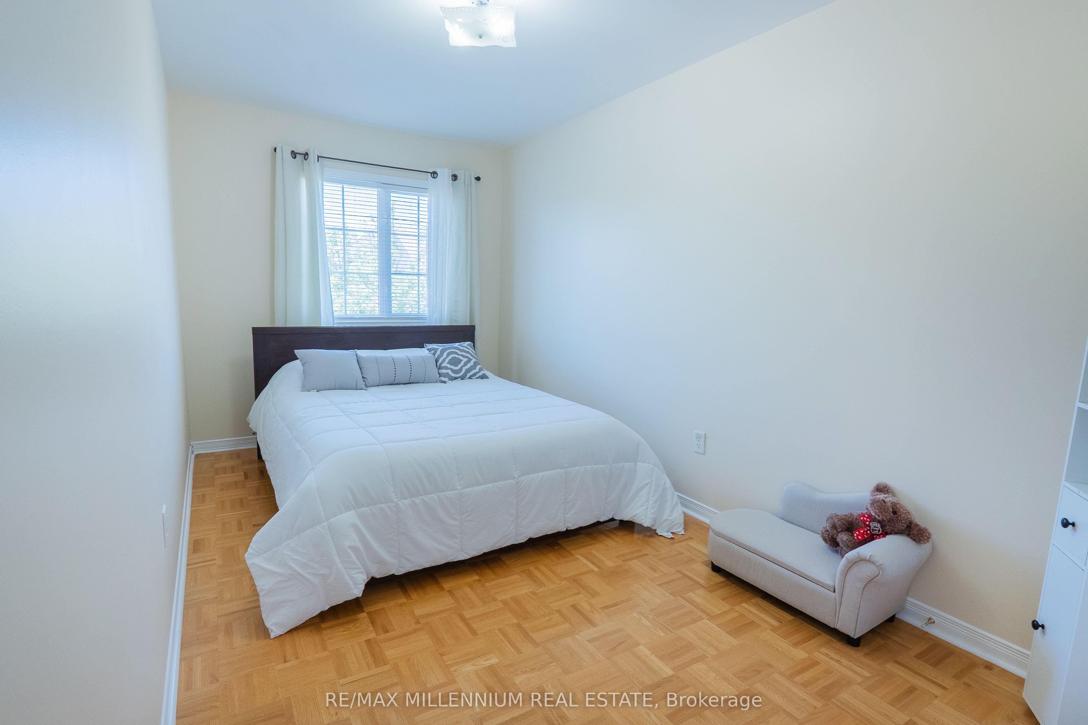 90 Ronan Crescent Property Photo 15