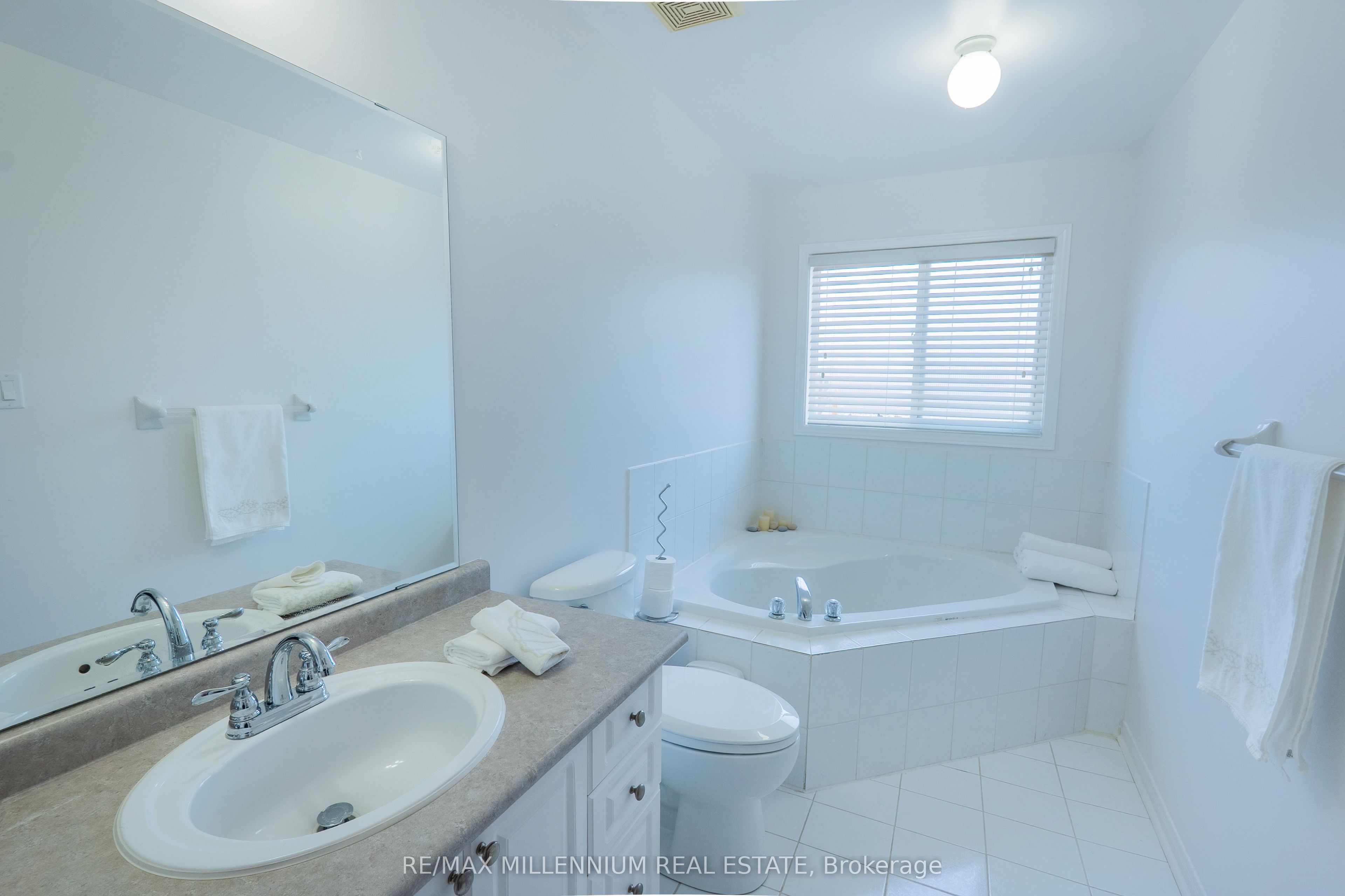 90 Ronan Crescent Property Photo 19